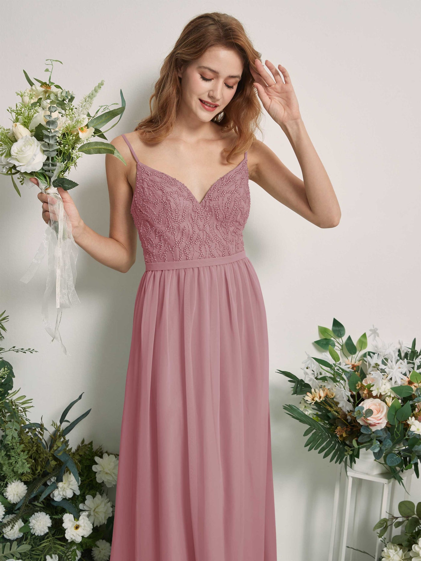 Carlyna Vestido Línea A Escote en V Hasta el suelo Fruncido Dama de honor Malva Clásico #color_malva-cl-sico