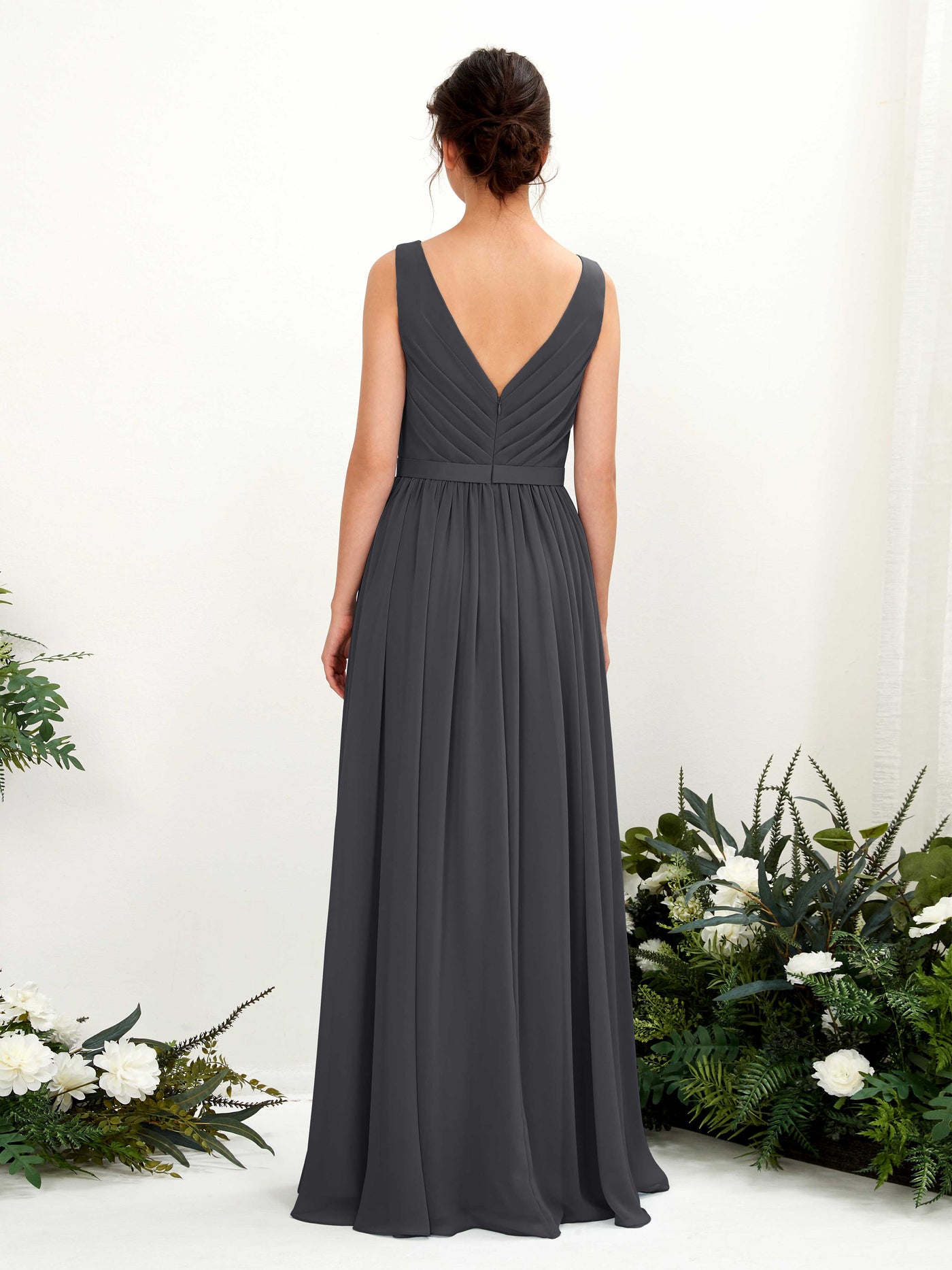 Carlyna Vestido línea A escote en V hasta el suelo fruncido dama de honor Peltre #color_peltre