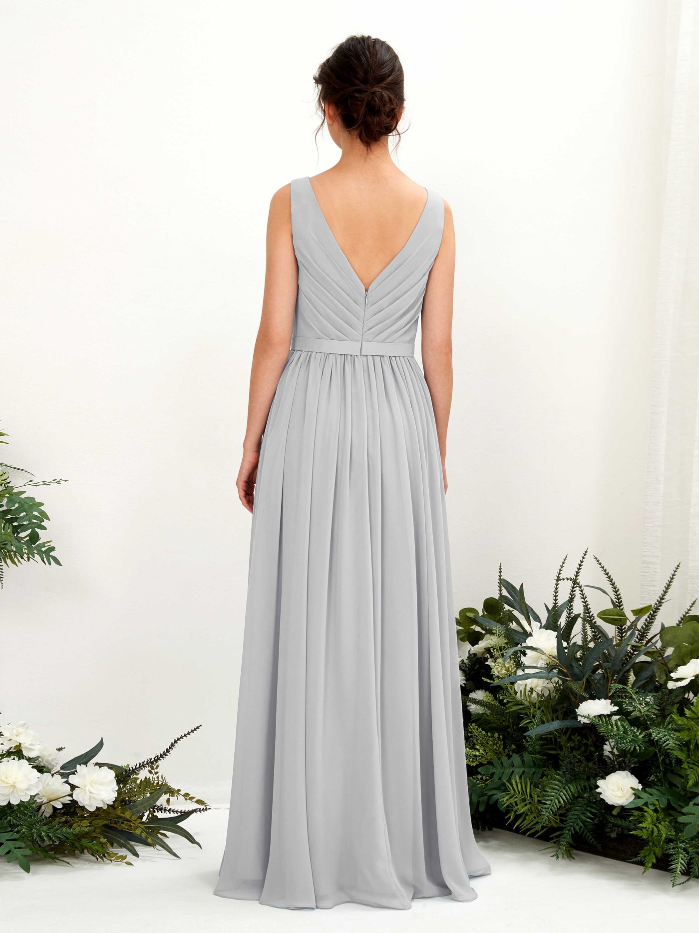 Carlyna Vestido línea A escote en V hasta el suelo fruncido dama de honor Plata #color_plata