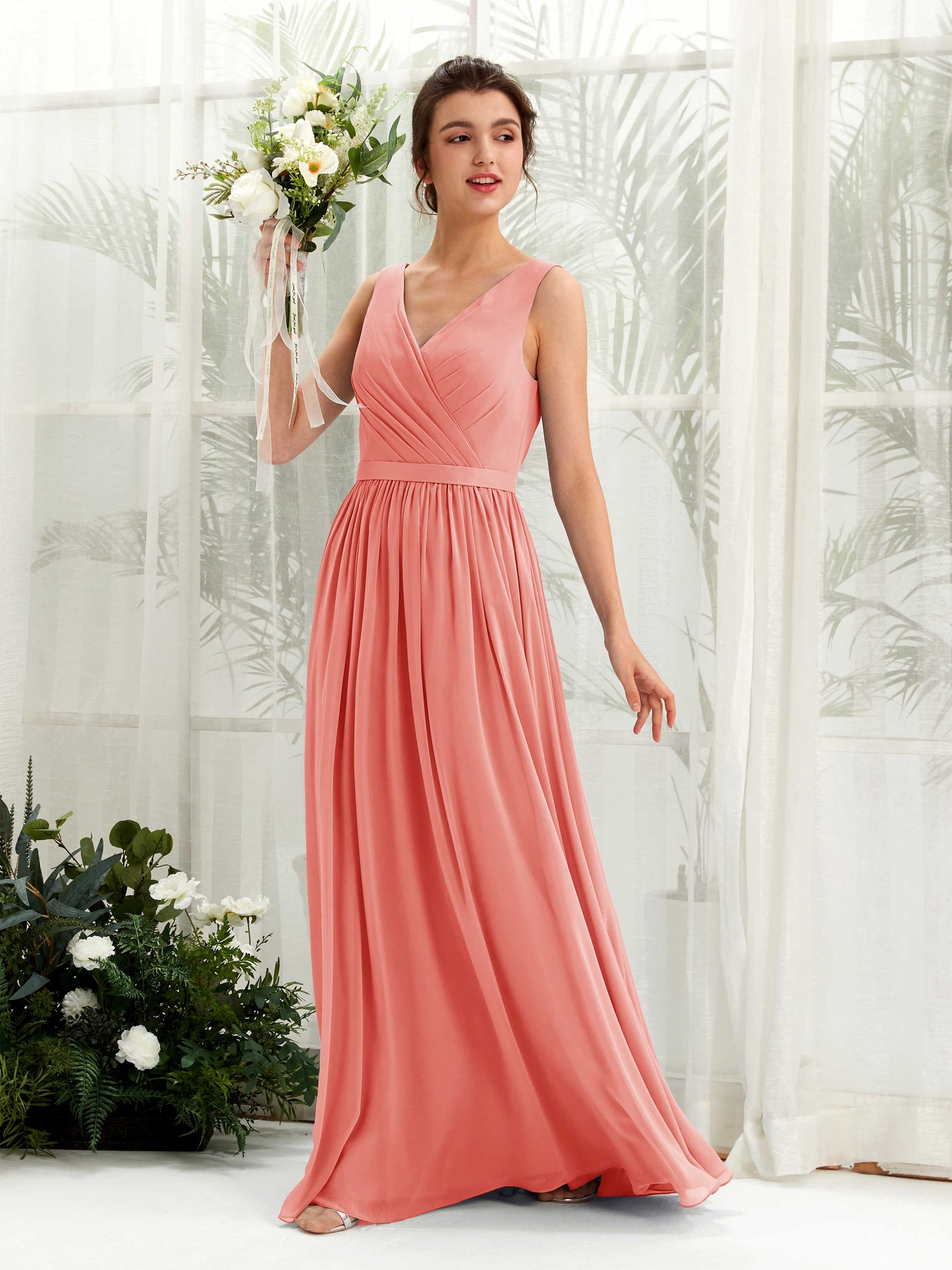 Carlyna Vestido línea A escote en V hasta el suelo fruncido dama de honor Rosa Melocotón #color_rosa-melocot-n