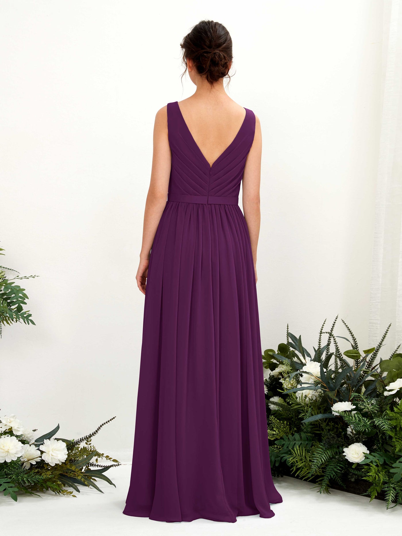 Carlyna Vestido línea A escote en V hasta el suelo fruncido dama de honor Uva #color_uva