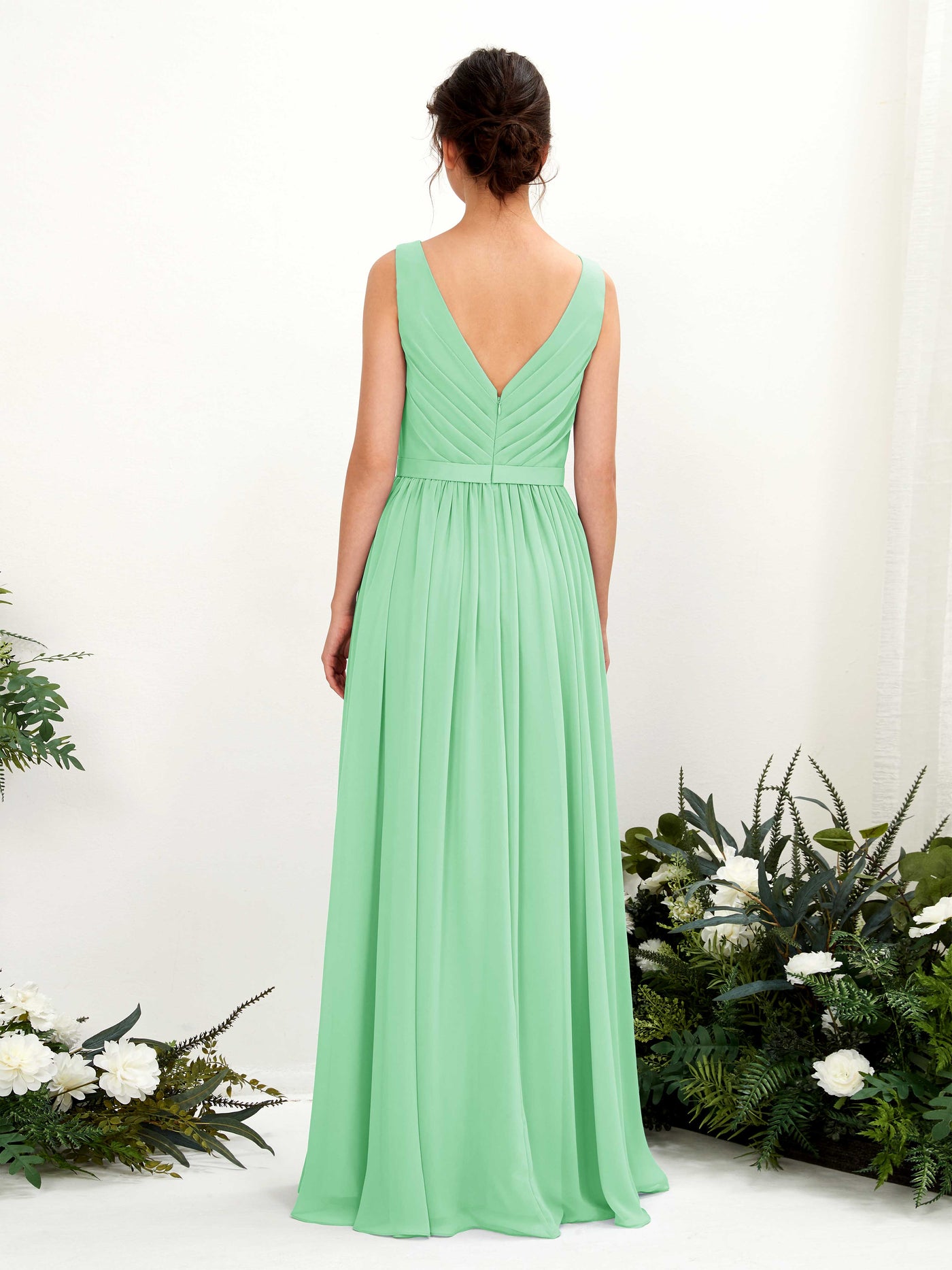 Carlyna Vestido línea A escote en V hasta el suelo fruncido dama de honor Verde Menta #color_verde-menta