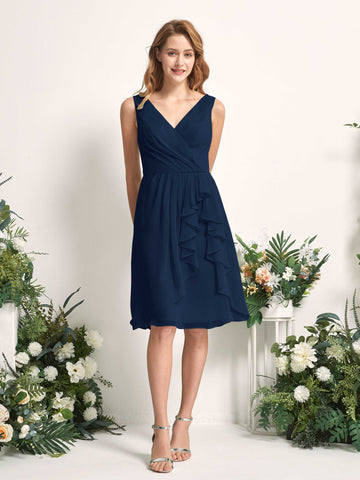 Carlyna Vestido línea A escote en V hasta la rodilla gasa dama de honor Azul Marino #color_azul-marino