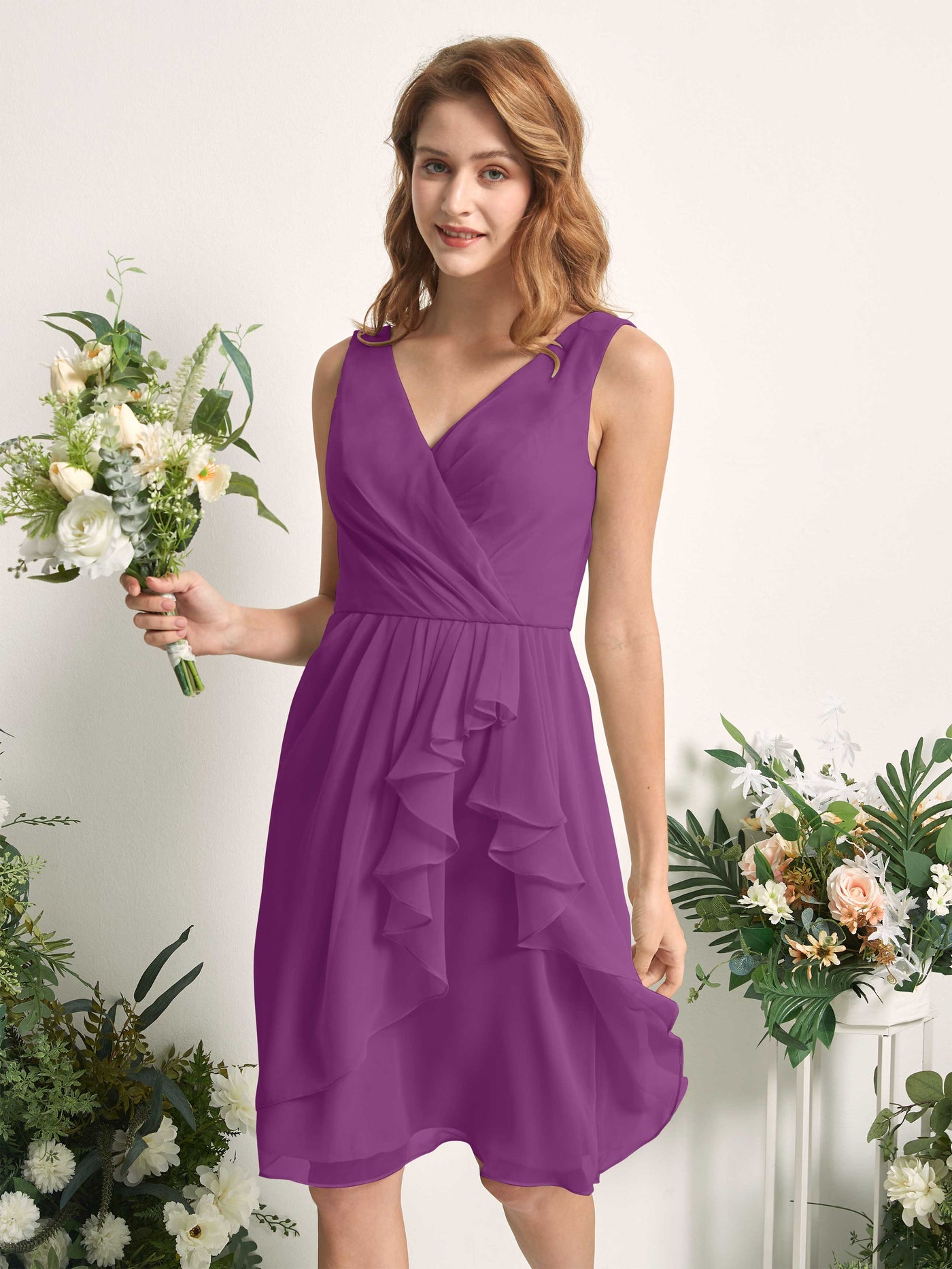 Carlyna Vestido línea A escote en V hasta la rodilla gasa dama de honor Púrpura #color_p-rpura