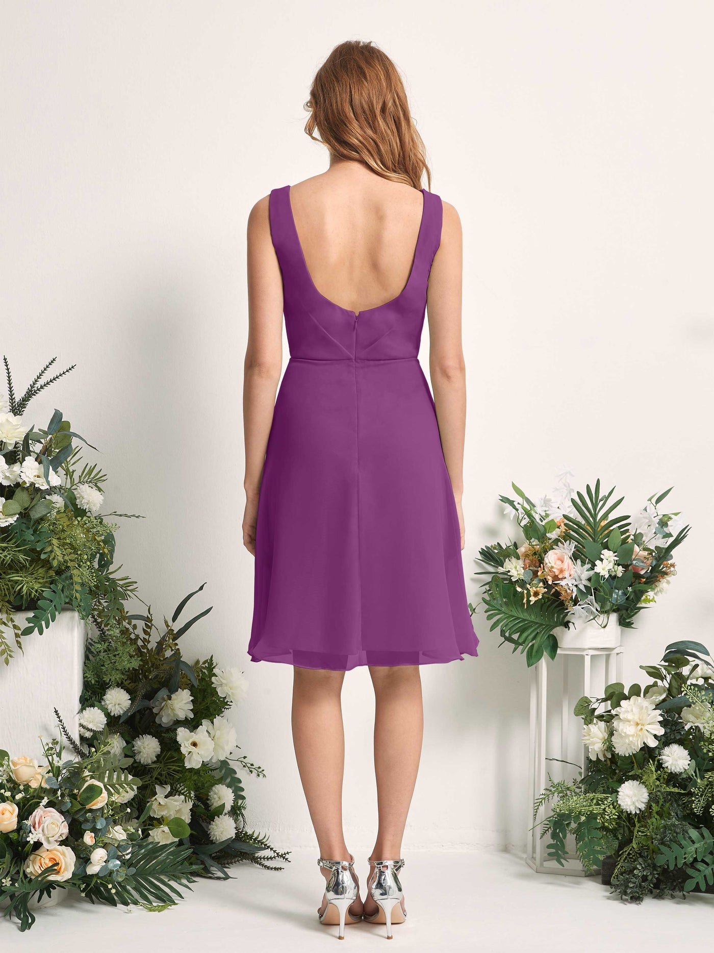 Carlyna Vestido línea A escote en V hasta la rodilla gasa dama de honor Púrpura #color_p-rpura