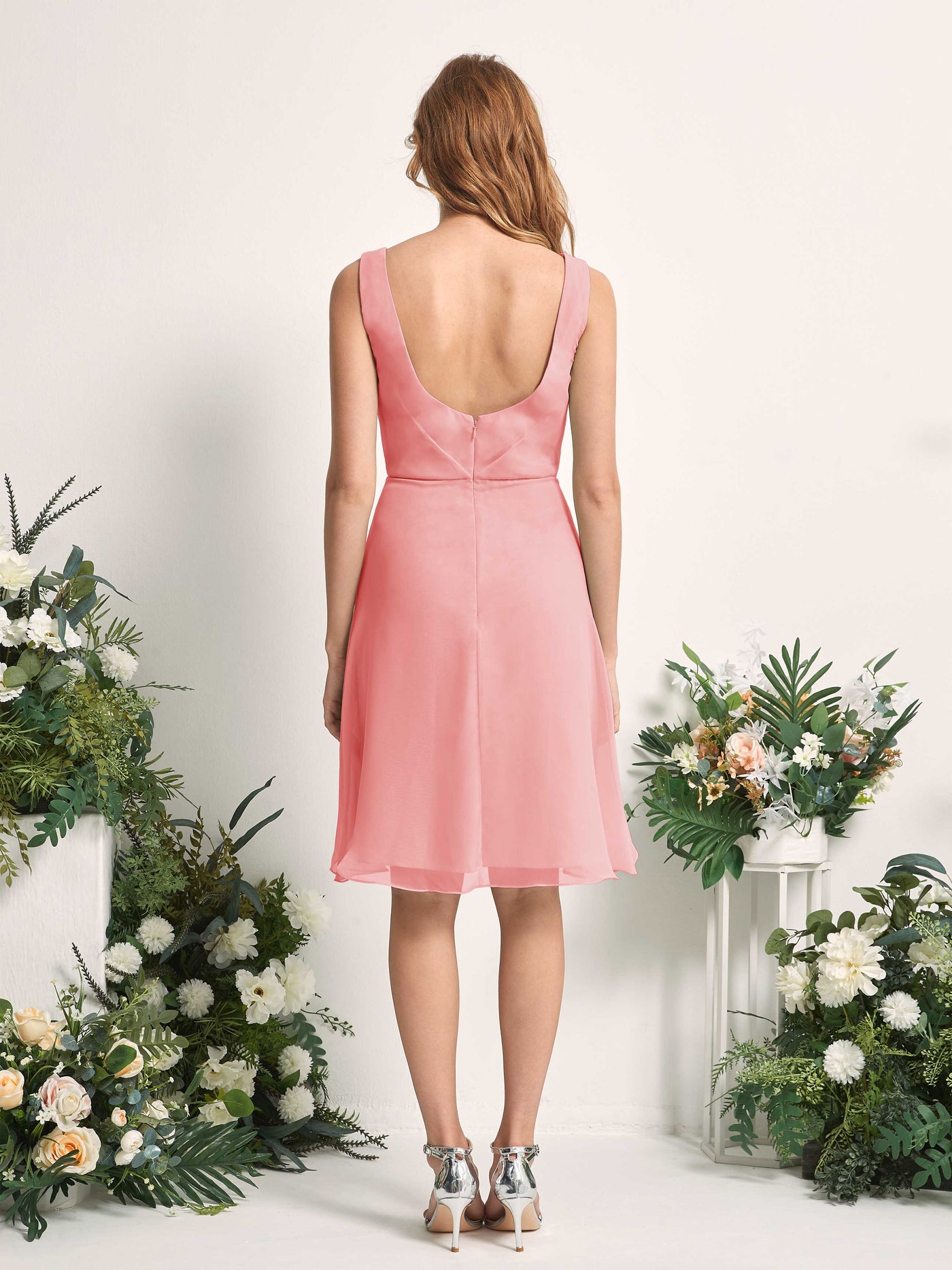 Carlyna Vestido línea A escote en V hasta la rodilla gasa dama de honor Rosa Ballet #color_rosa-ballet