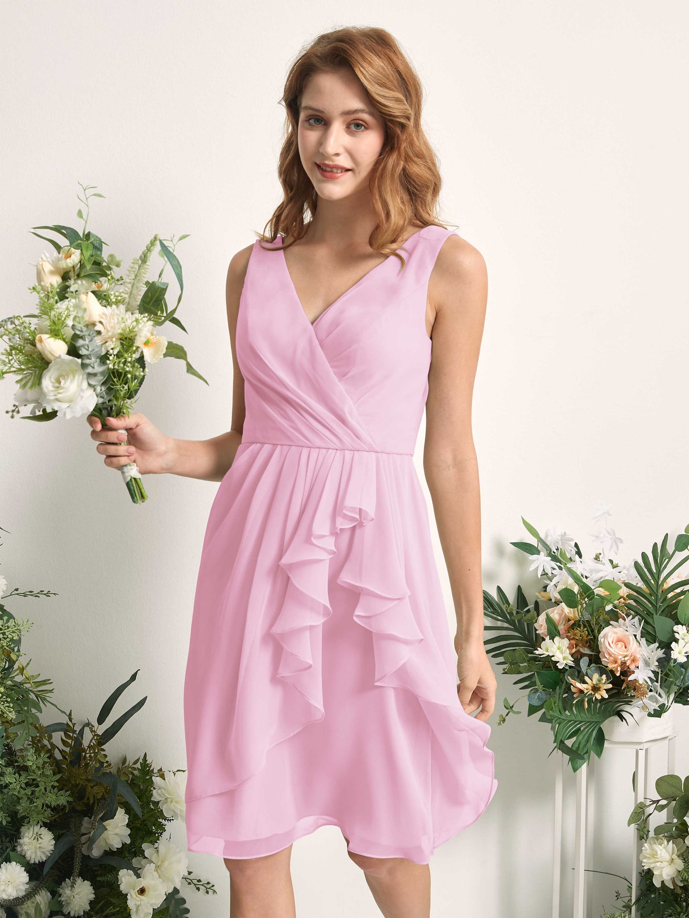 Carlyna Vestido línea A escote en V hasta la rodilla gasa dama de honor Rosa Caramelo #color_rosa-caramelo