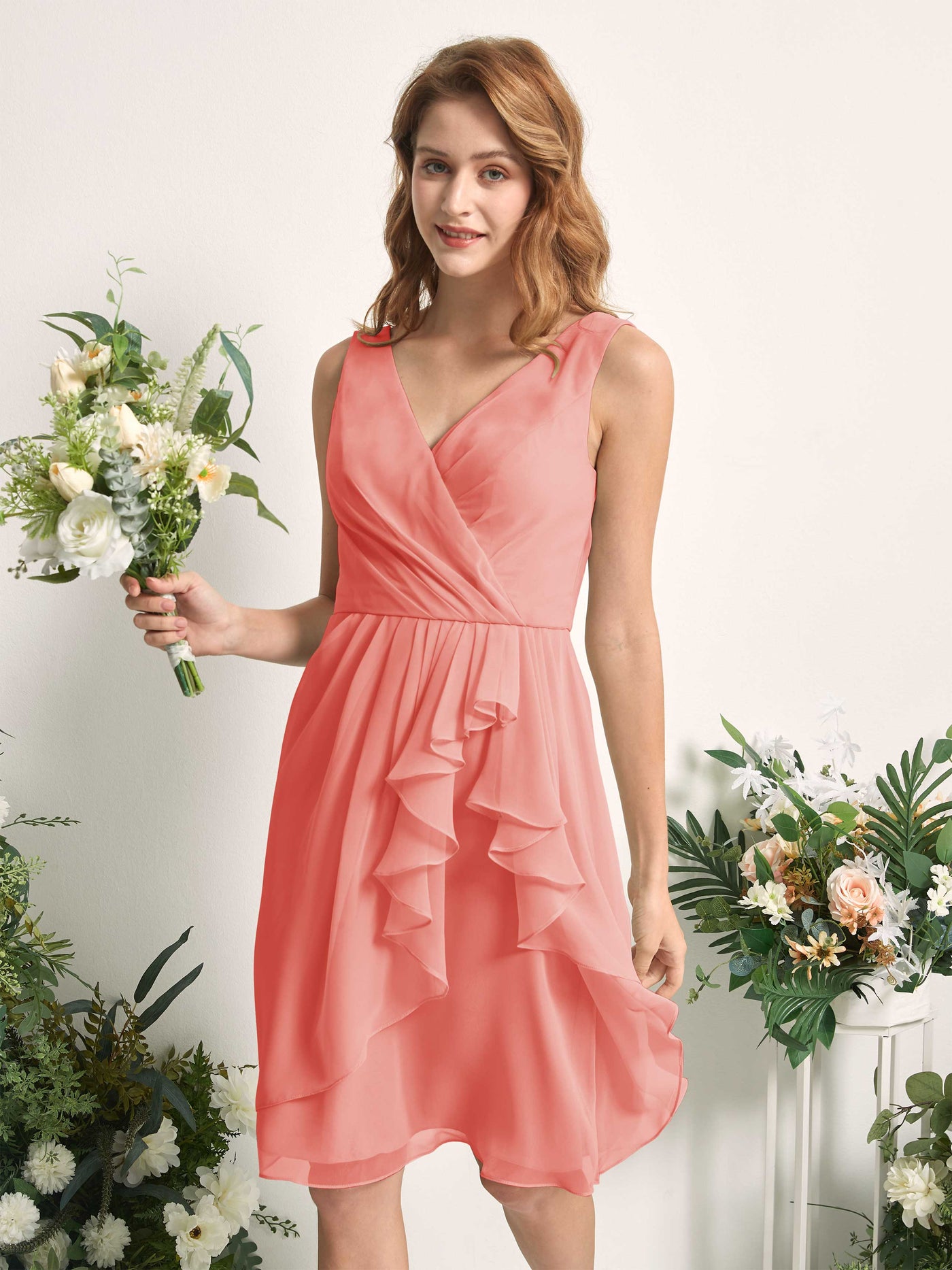 Carlyna Vestido línea A escote en V hasta la rodilla gasa dama de honor Rosa Melocotón #color_rosa-melocot-n