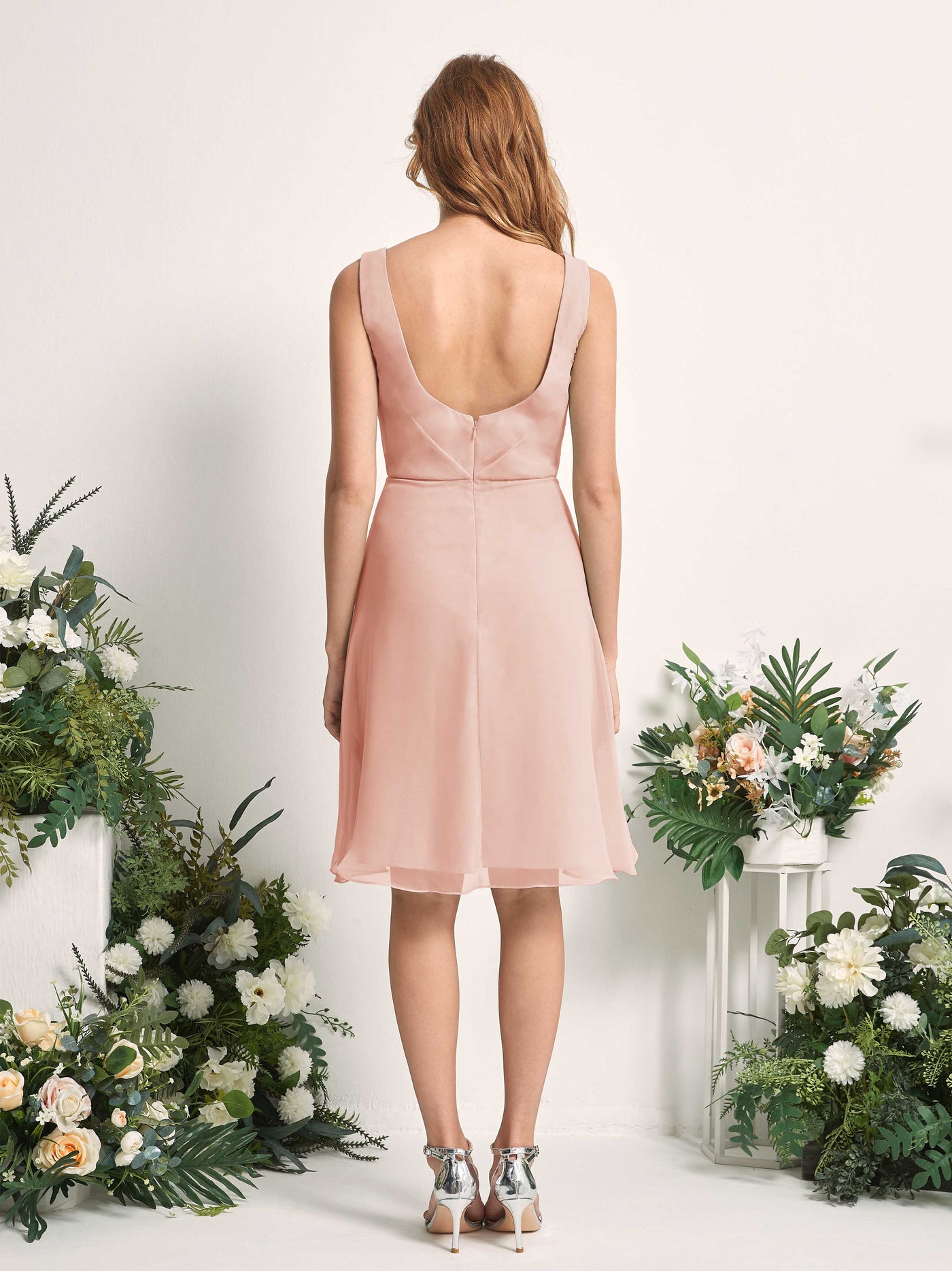 Carlyna Vestido línea A escote en V hasta la rodilla gasa dama de honor Rosa Perla #color_rosa-perla