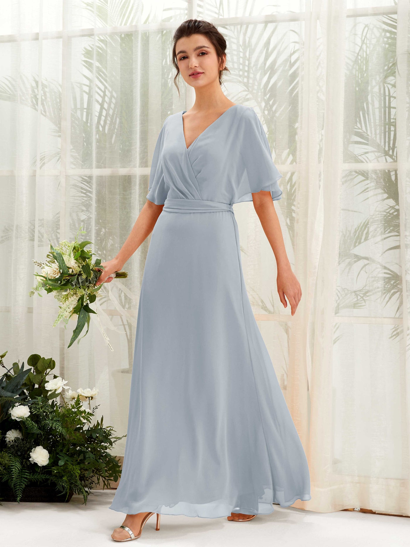 Carlyna Vestido Línea A Escote en V Manga Capa Hasta el suelo Dama de honor Azul Empolvado Mejorado #color_azul-empolvado-mejorado