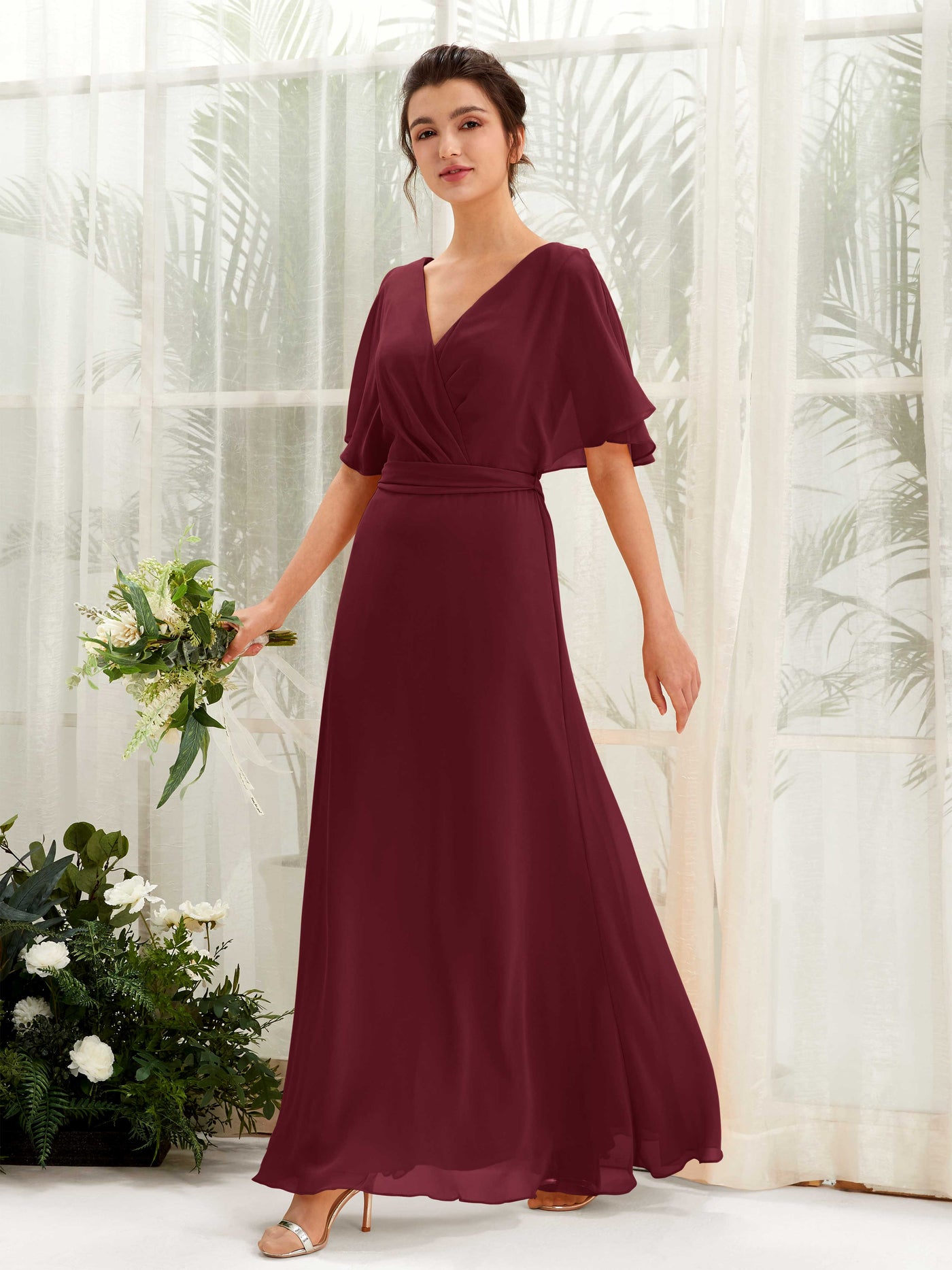 Carlyna Vestido Línea A Escote en V Manga Capa Hasta el suelo Dama de honor Borgoña #color_borgo-a