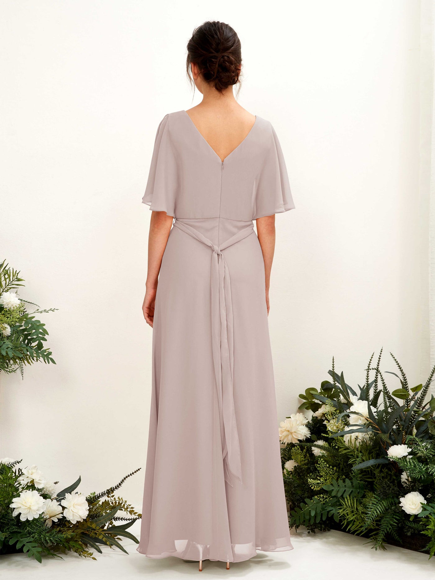 Carlyna Vestido Línea A Escote en V Manga Capa Hasta el suelo Dama de honor Gris Pardo #color_gris-pardo