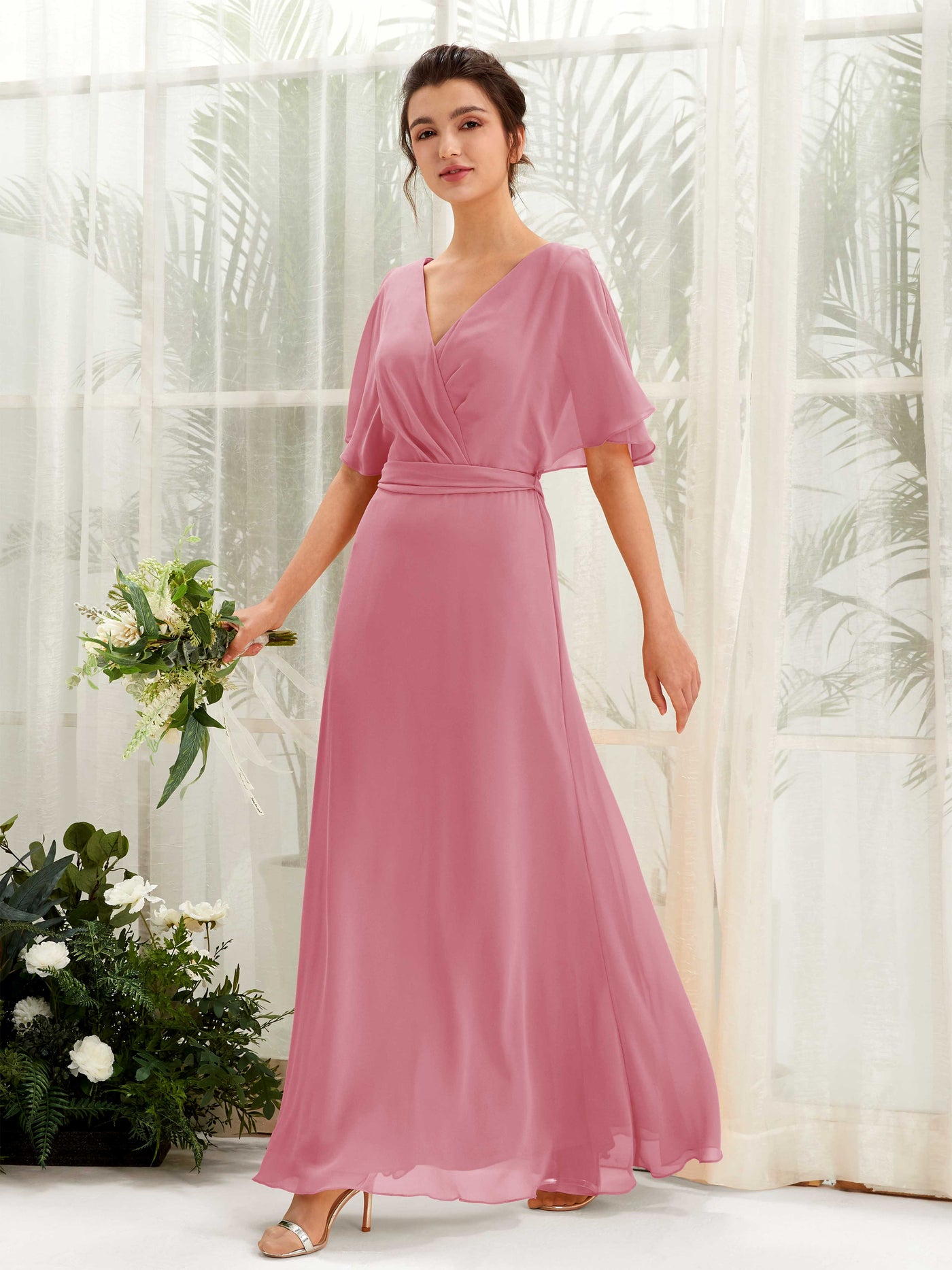 Carlyna Vestido Línea A Escote en V Manga Capa Hasta el suelo Dama de honor Rosa Del Desierto #color_rosa-del-desierto