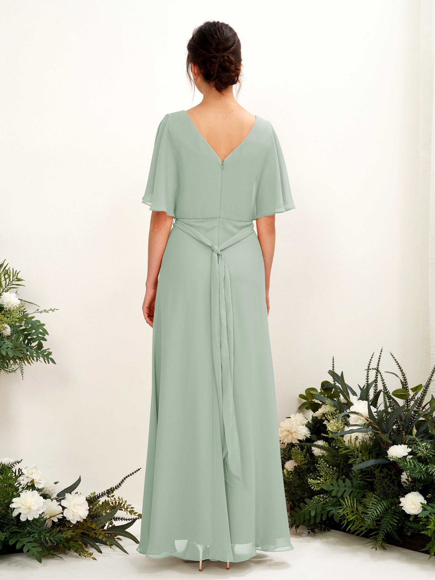 Carlyna Vestido Línea A Escote en V Manga Capa Hasta el suelo Dama de honor Verde Salvia #color_verde-salvia