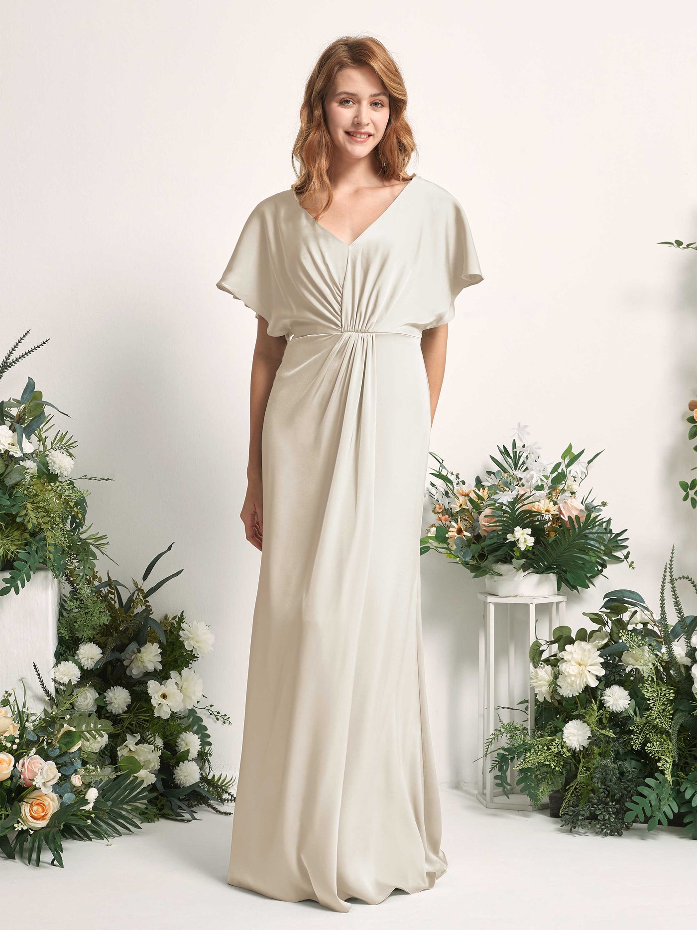 Carlyna Vestido línea A escote en V manga con vuelo hasta el suelo dama de honor Champán #color_champ-n