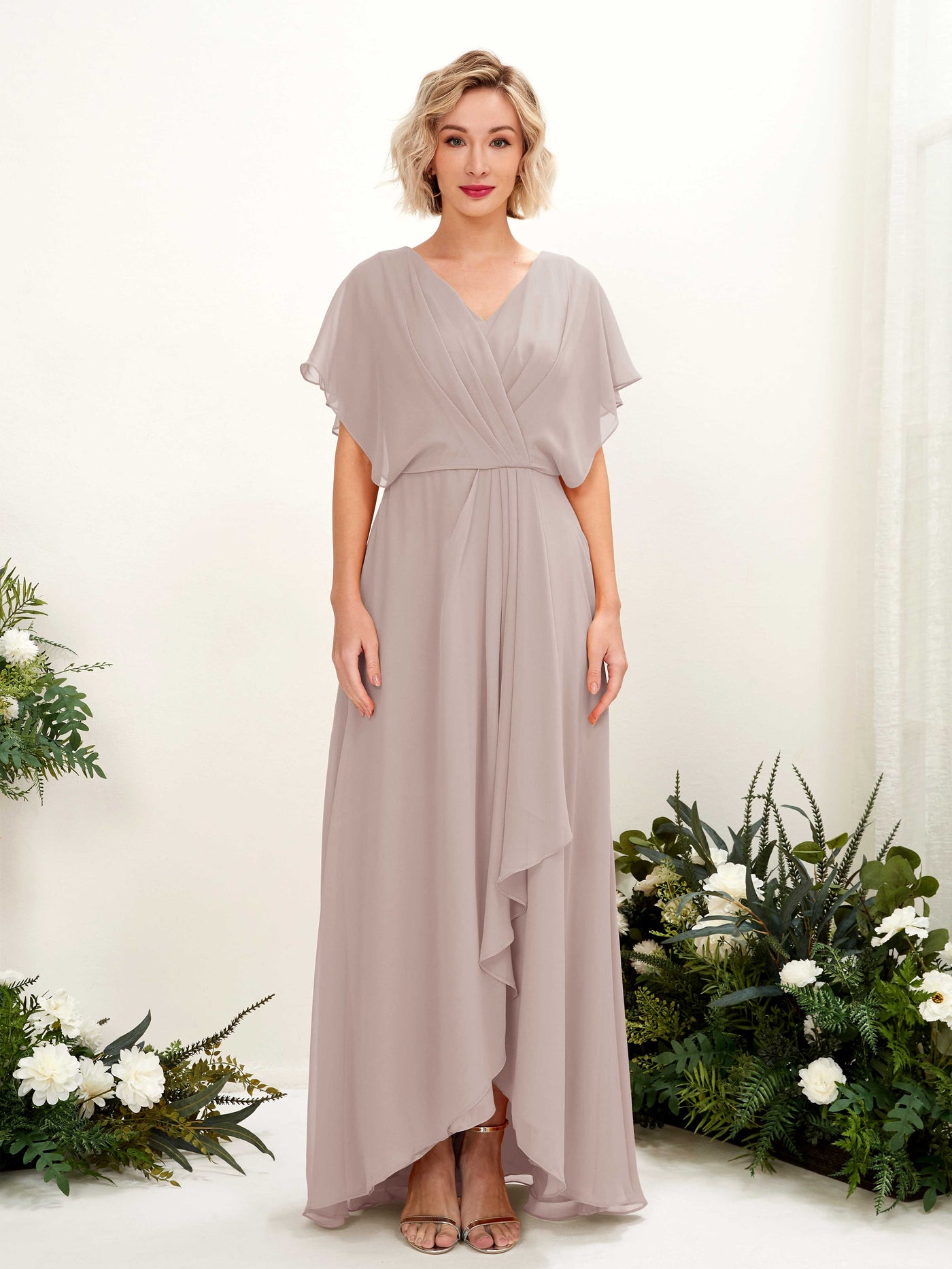 Carlyna Vestido Línea A Escote en V Manga con vuelo Hasta el suelo Dama de honor Gris Pardo #color_gris-pardo