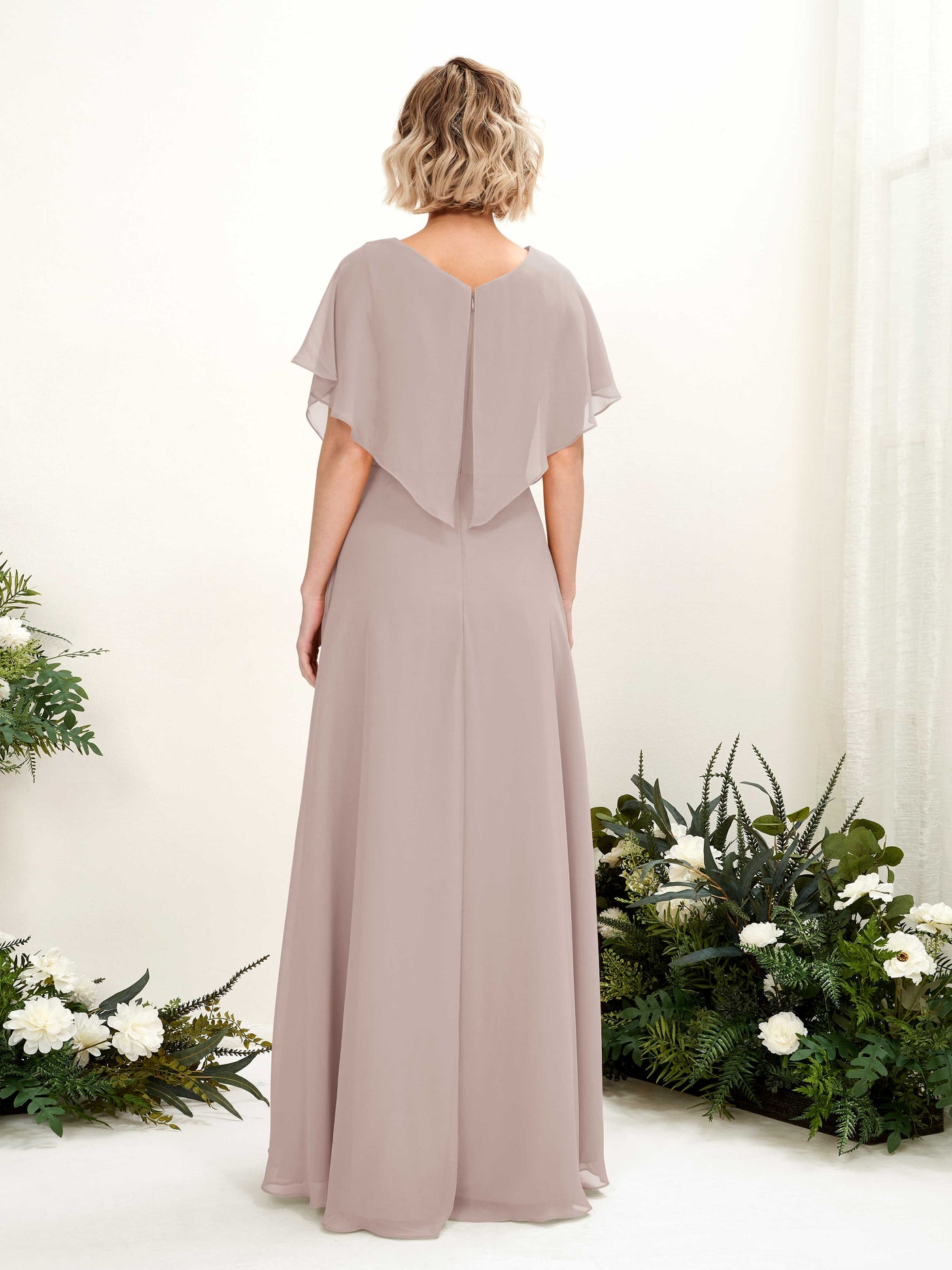 Carlyna Vestido Línea A Escote en V Manga con vuelo Hasta el suelo Dama de honor Gris Pardo #color_gris-pardo