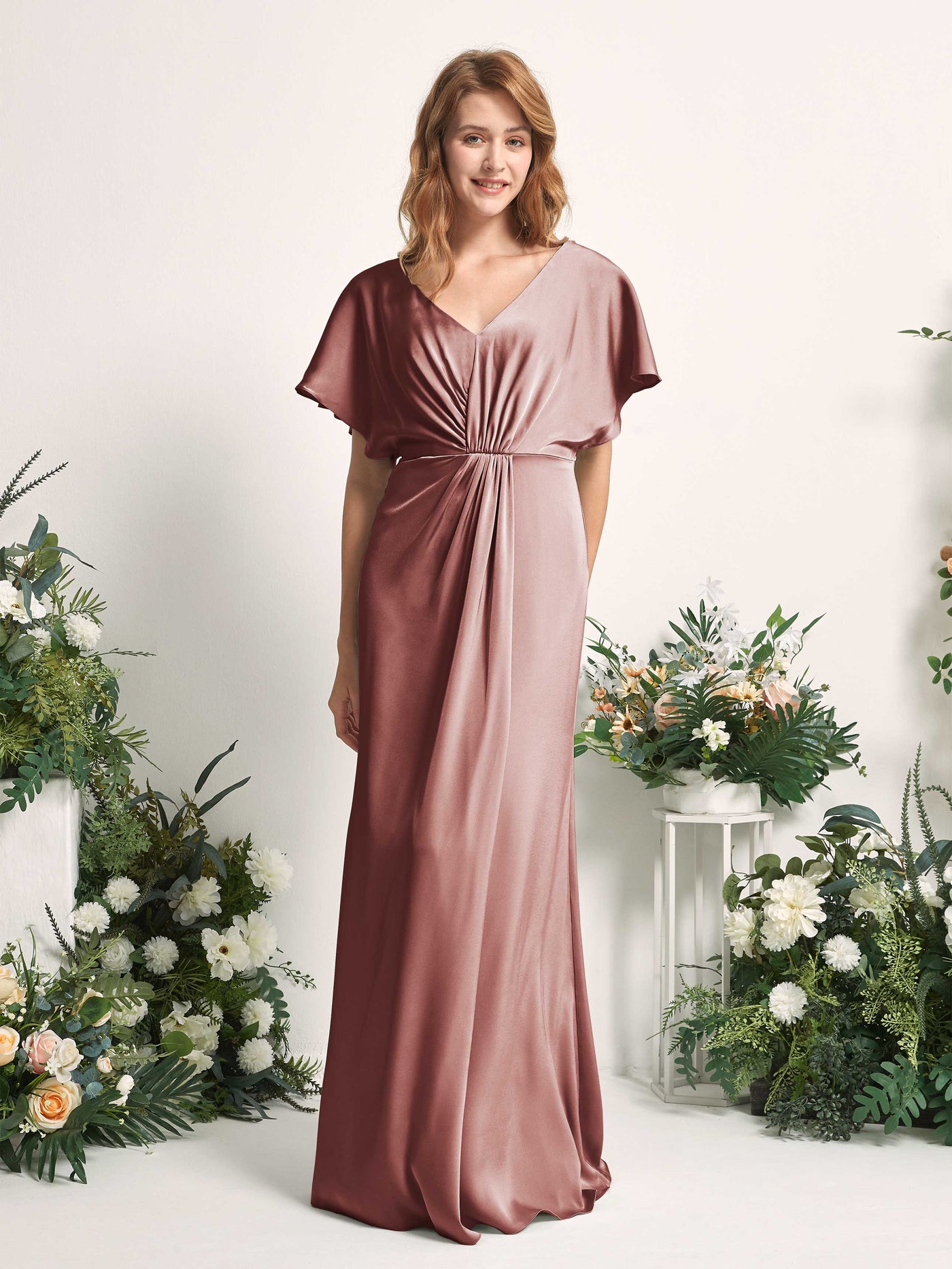 Carlyna Vestido línea A escote en V manga con vuelo hasta el suelo dama de honor Rosa Del Desierto #color_rosa-del-desierto