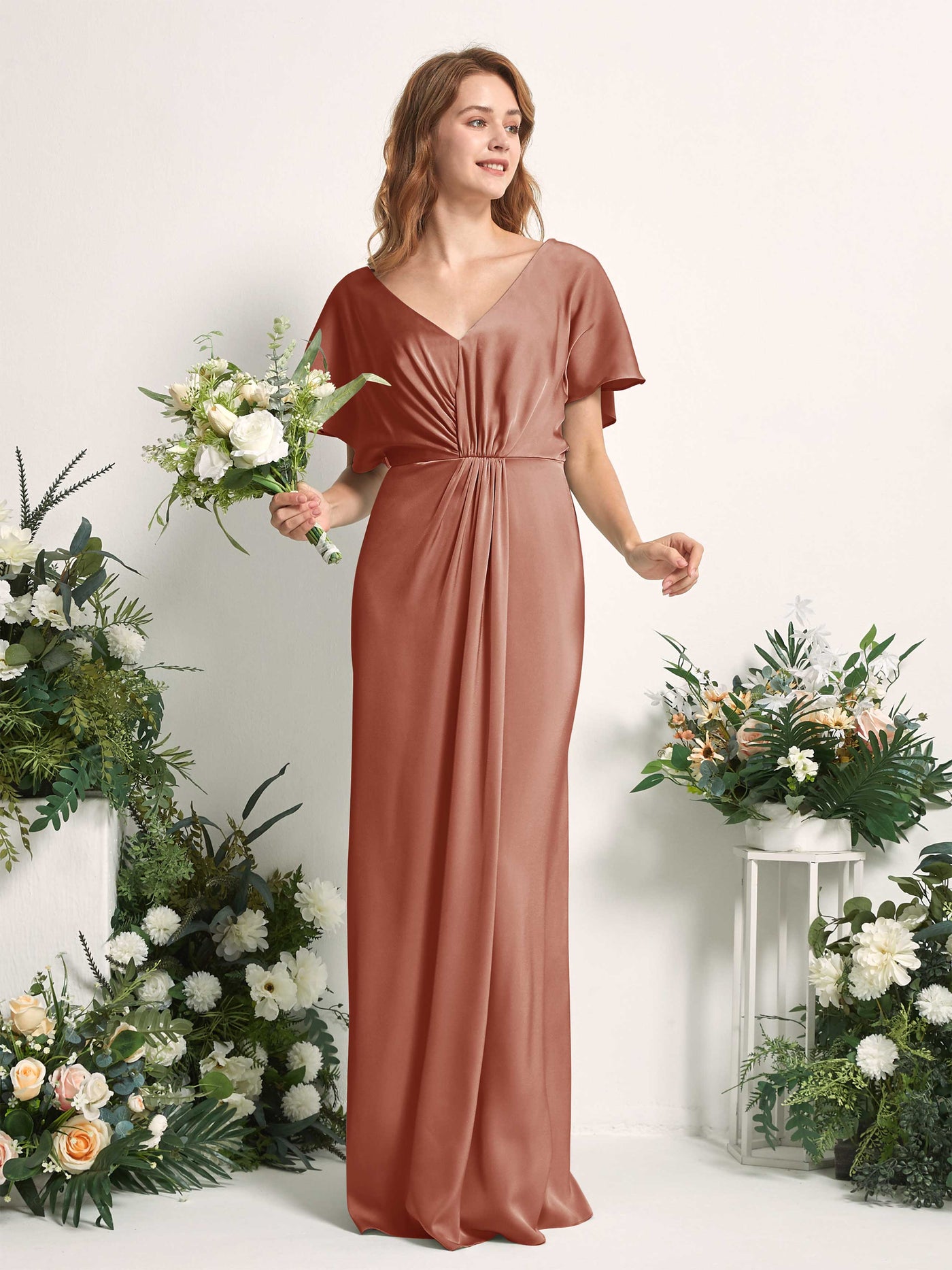 Carlyna Vestido línea A escote en V manga con vuelo hasta el suelo dama de honor Siena Natural #color_siena-natural