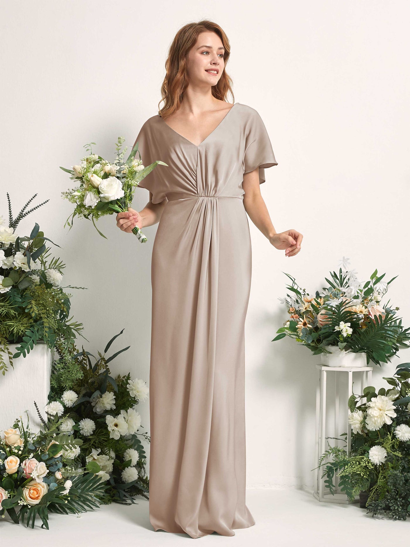 Carlyna Vestido línea A escote en V manga con vuelo hasta el suelo dama de honor Taupe #color_taupe
