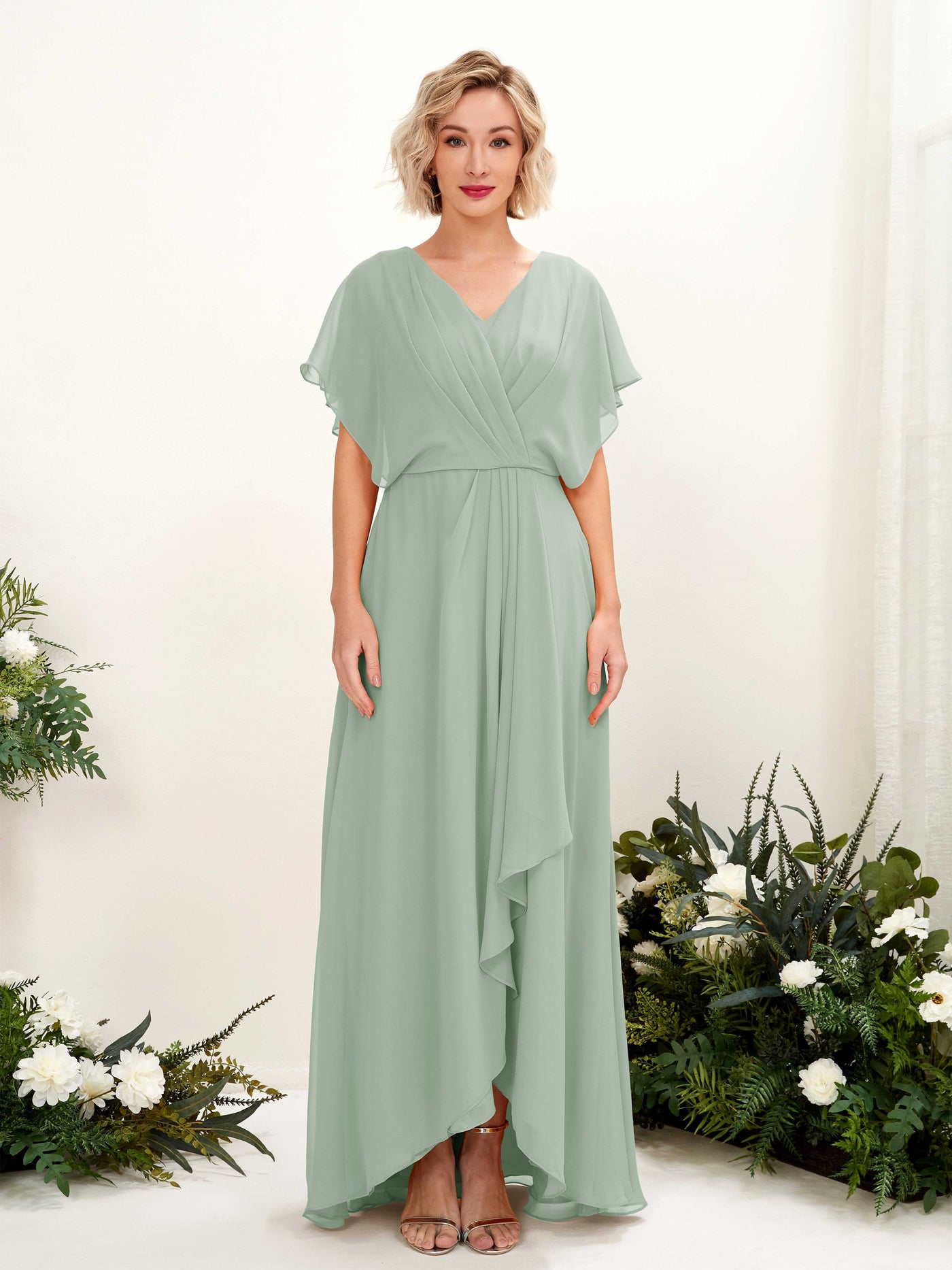 Carlyna Vestido Línea A Escote en V Manga con vuelo Hasta el suelo Dama de honor Verde Salvia #color_verde-salvia