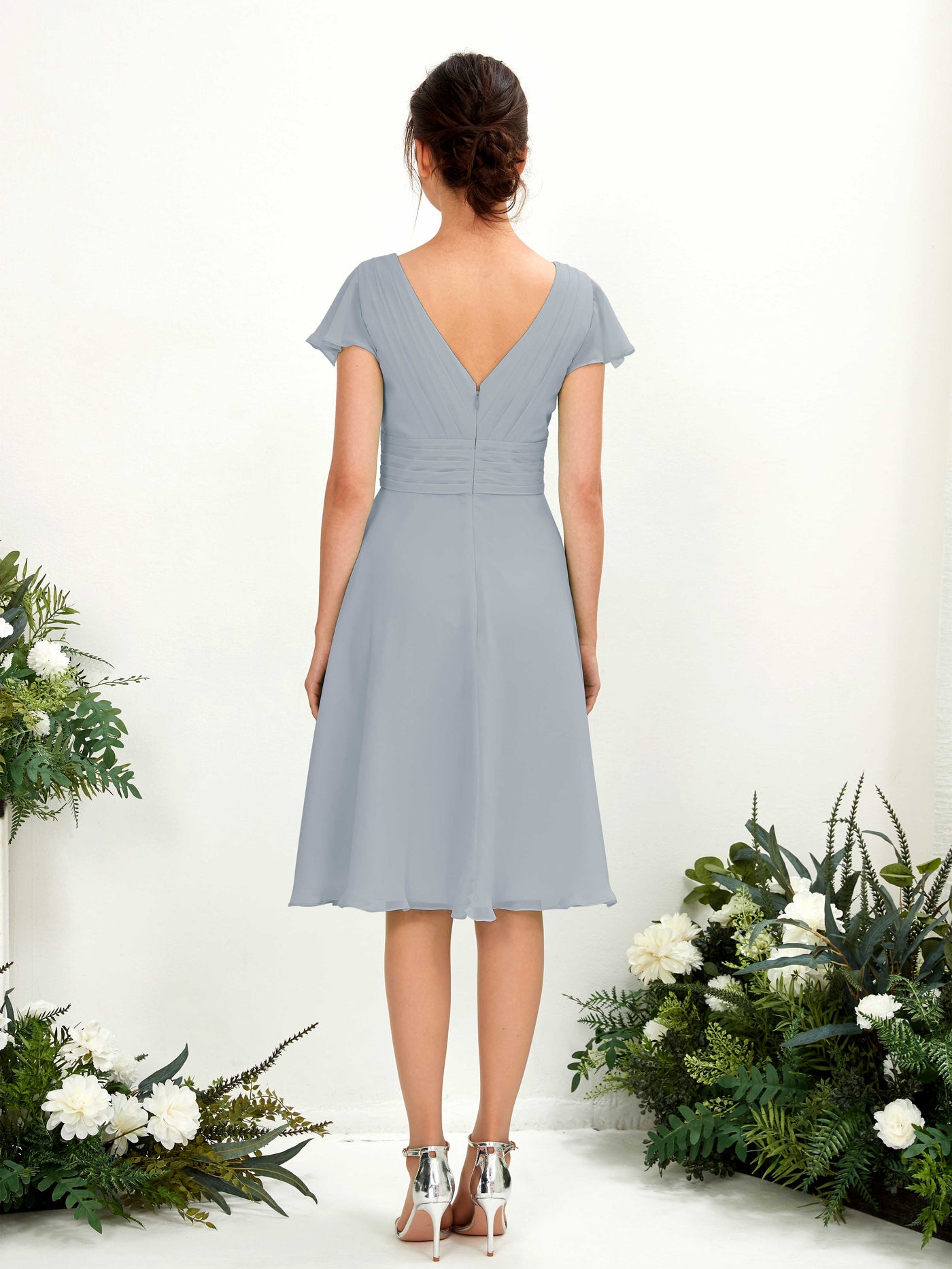 Carlyna Vestido línea A escote en V manga con vuelo hasta la rodilla gasa Azul Empolvado Mejorado #color_azul-empolvado-mejorado