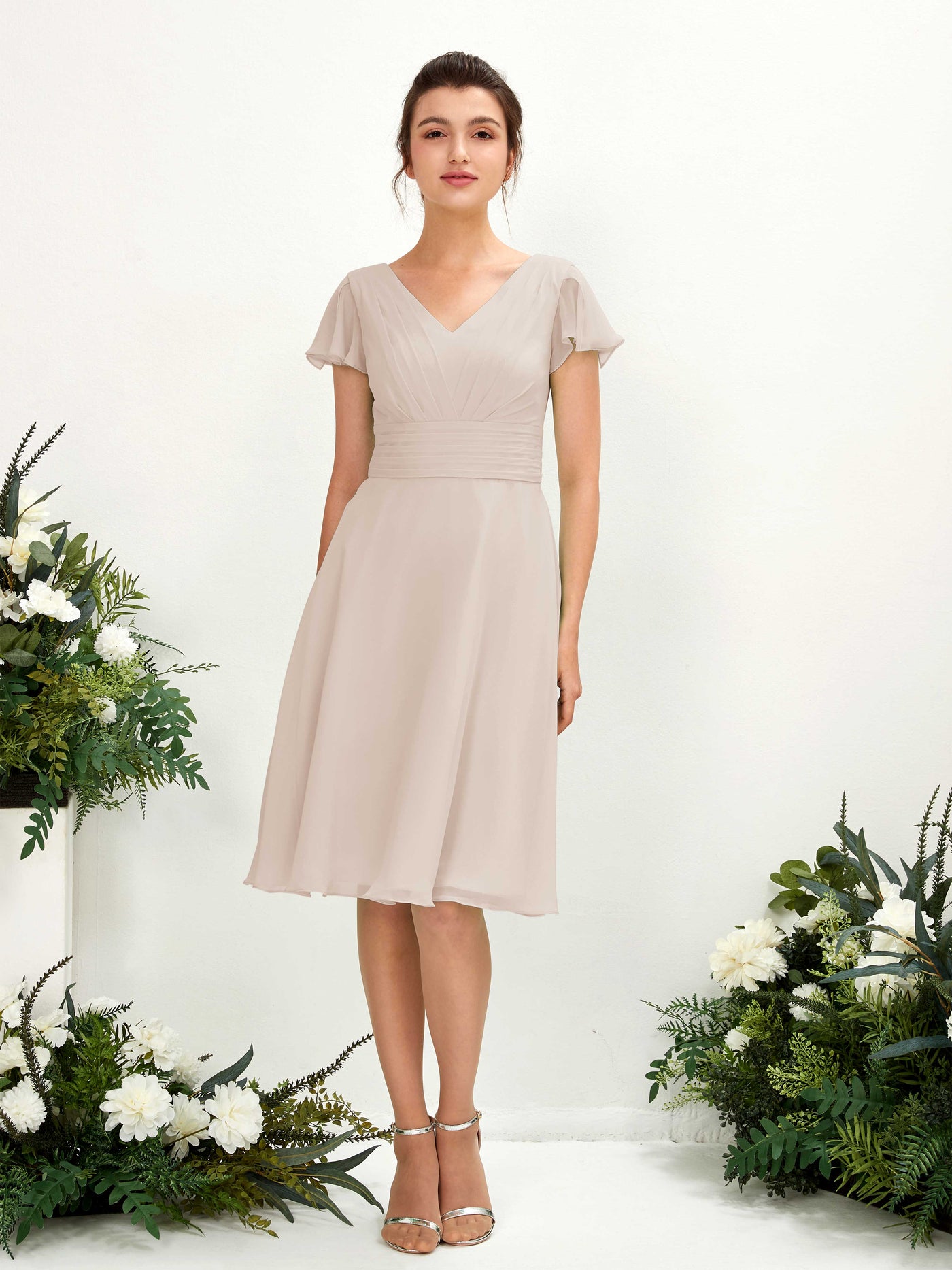 Carlyna Vestido línea A escote en V manga con vuelo hasta la rodilla gasa Champán #color_champ-n