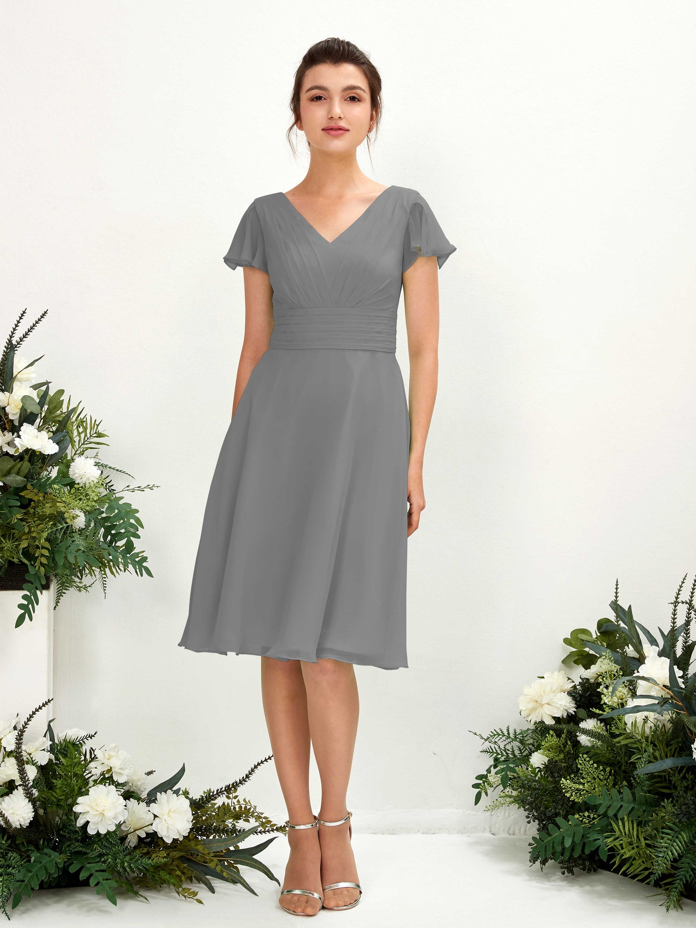 Carlyna Vestido línea A escote en V manga con vuelo hasta la rodilla gasa Gris Acero #color_gris-acero