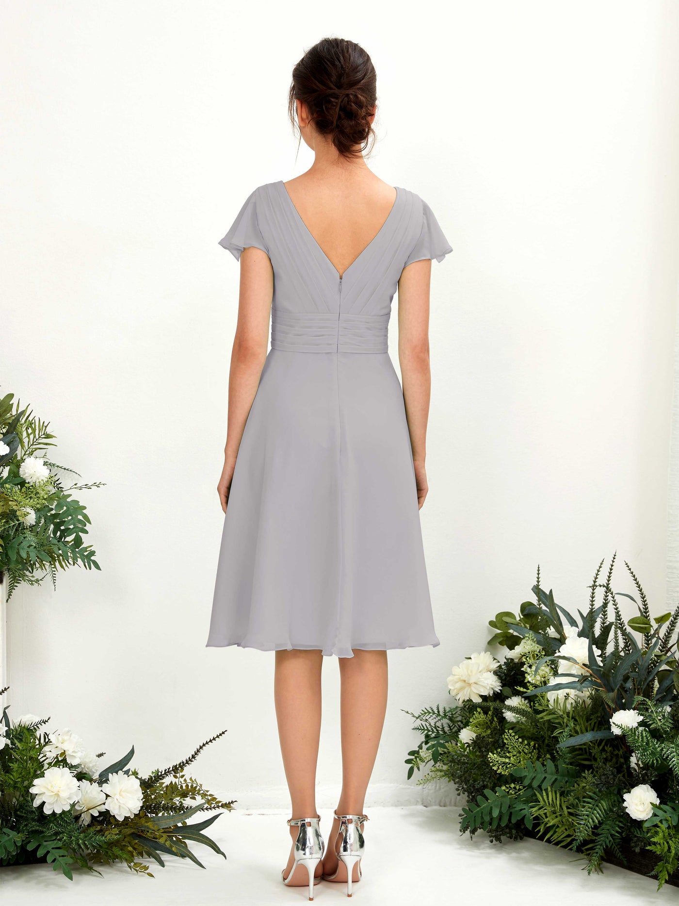 Carlyna Vestido línea A escote en V manga con vuelo hasta la rodilla gasa Gris Paloma #color_gris-paloma