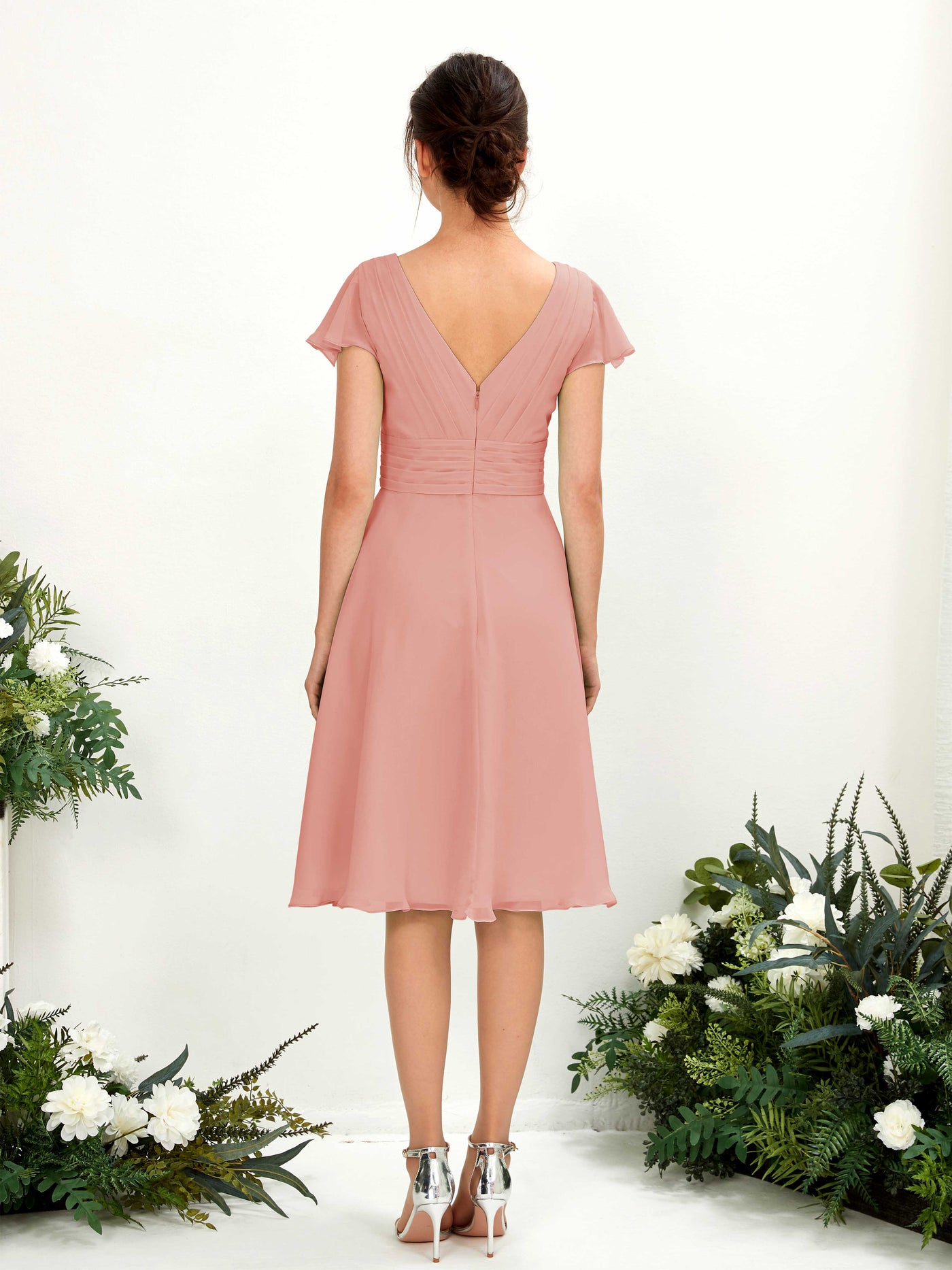 Carlyna Vestido línea A escote en V manga con vuelo hasta la rodilla gasa Rosa Champán #color_rosa-champ-n