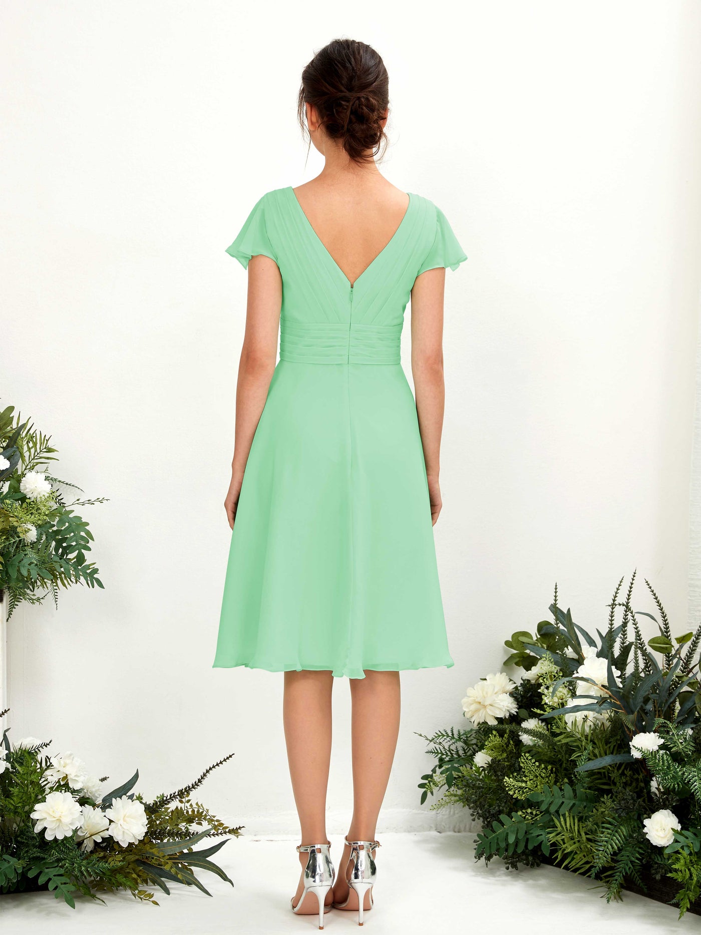 Carlyna Vestido línea A escote en V manga con vuelo hasta la rodilla gasa Verde Menta #color_verde-menta