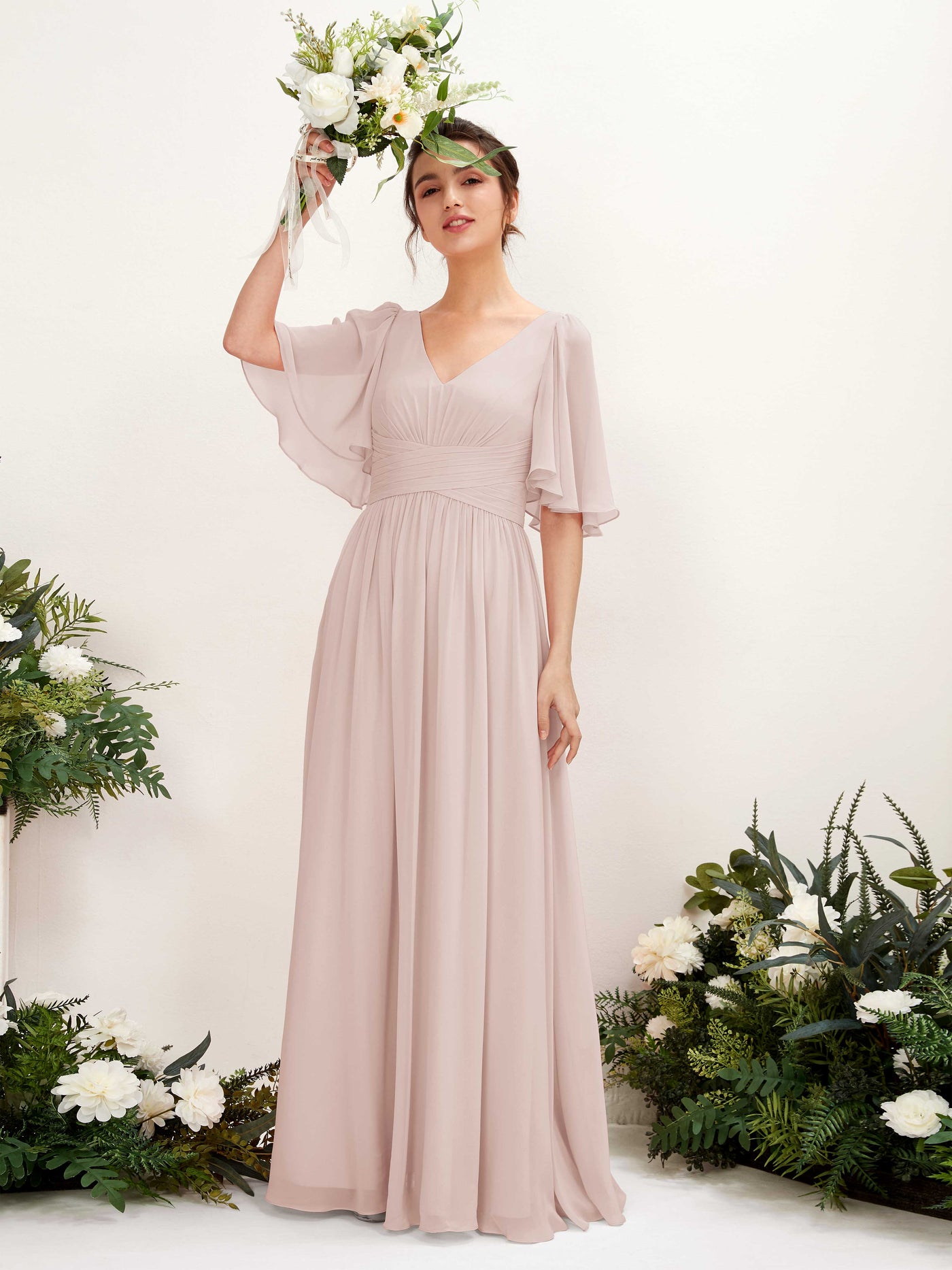 Carlyna Vestido Línea A escote en V manga corta hasta el suelo de gasa Biscotti #color_biscotti