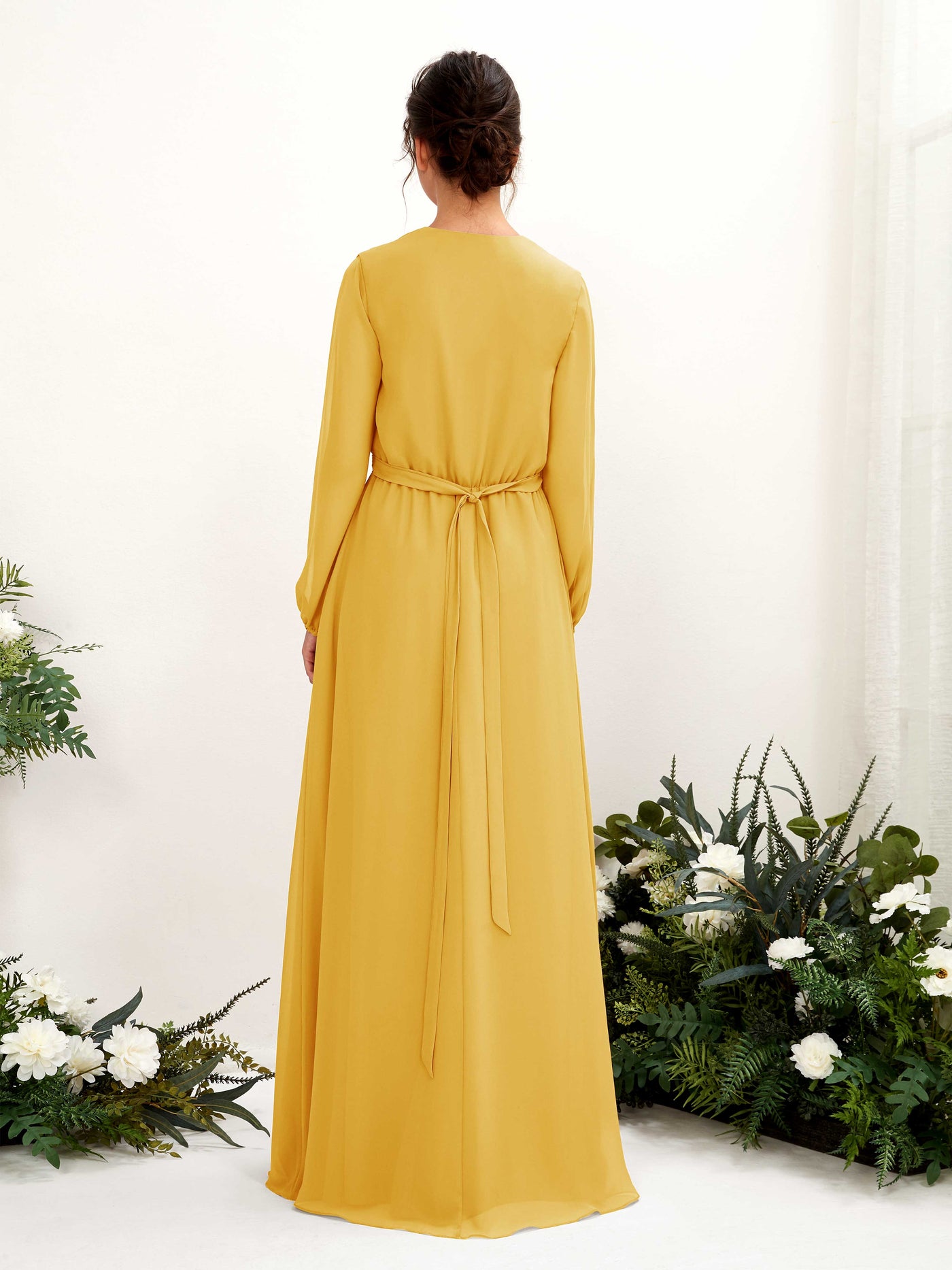 Carlyna Vestido línea A escote en V manga larga hasta el suelo dama de honor Amarillo Mostaza #color_amarillo-mostaza