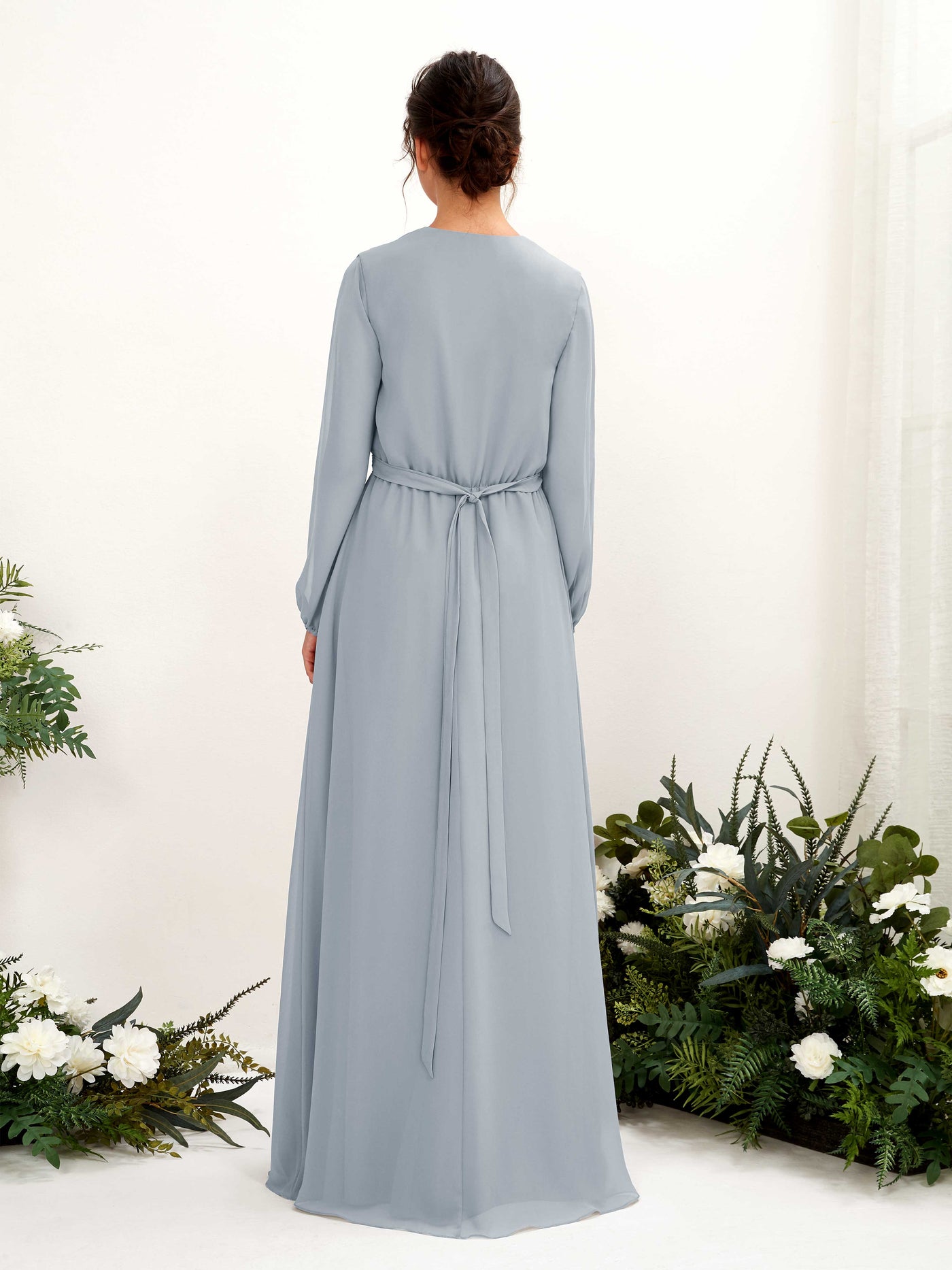 Carlyna Vestido línea A escote en V manga larga hasta el suelo dama de honor Azul Empolvado Mejorado #color_azul-empolvado-mejorado