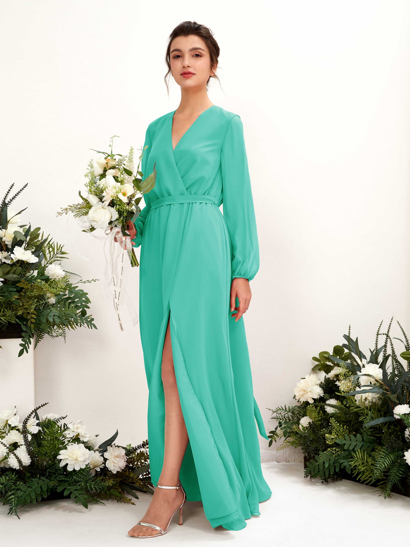 Carlyna Vestido línea A escote en V manga larga hasta el suelo dama de honor Azul Tiffany #color_azul-tiffany