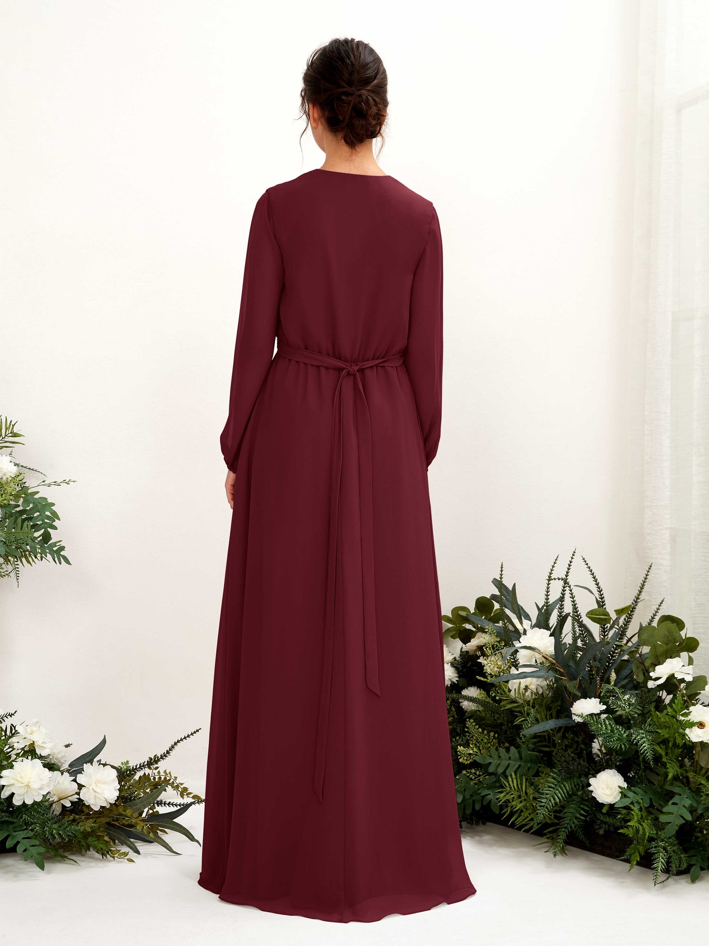 Carlyna Vestido línea A escote en V manga larga hasta el suelo dama de honor Borgoña #color_borgo-a
