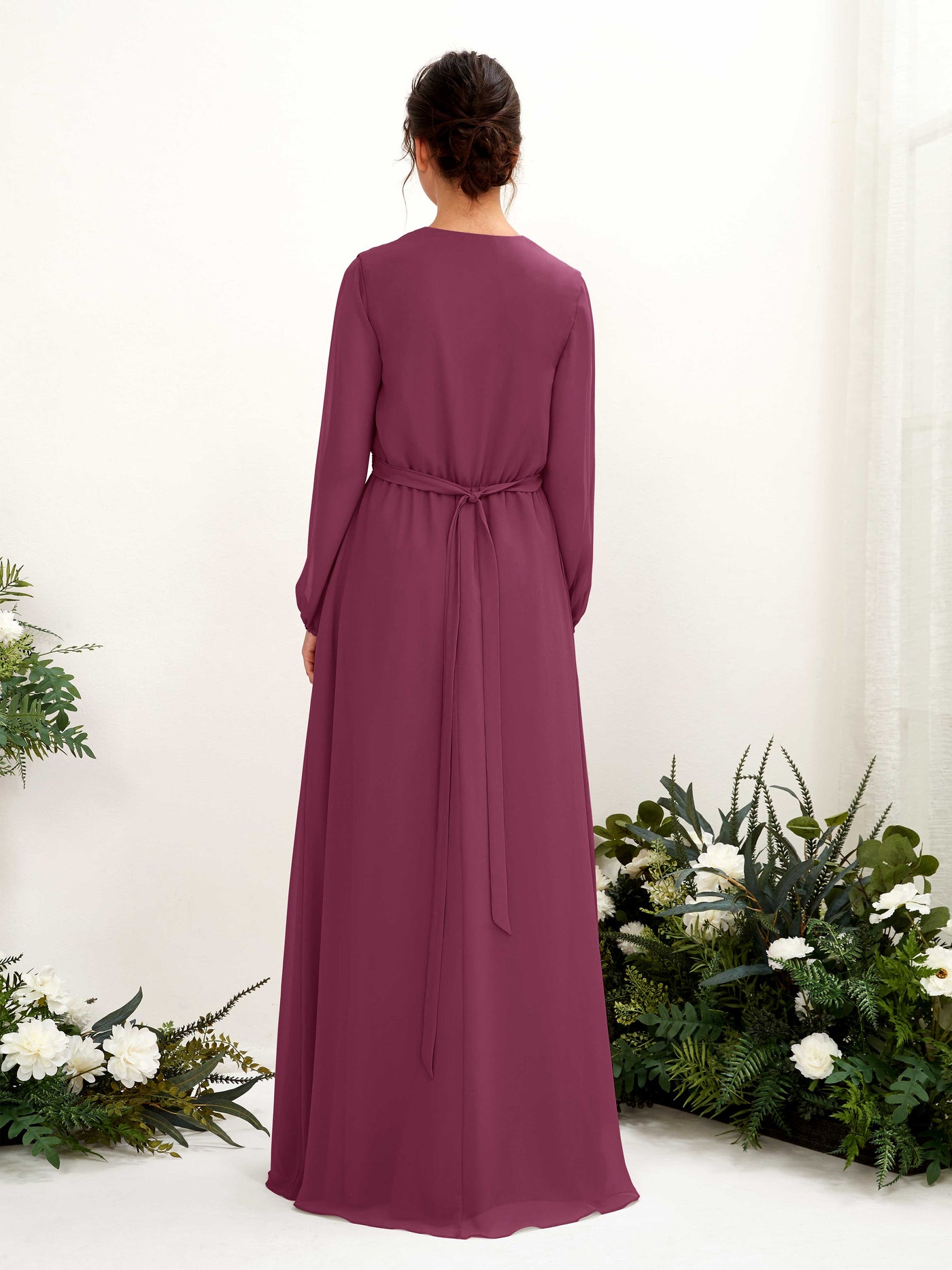Carlyna Vestido línea A escote en V manga larga hasta el suelo dama de honor Chianti #color_chianti