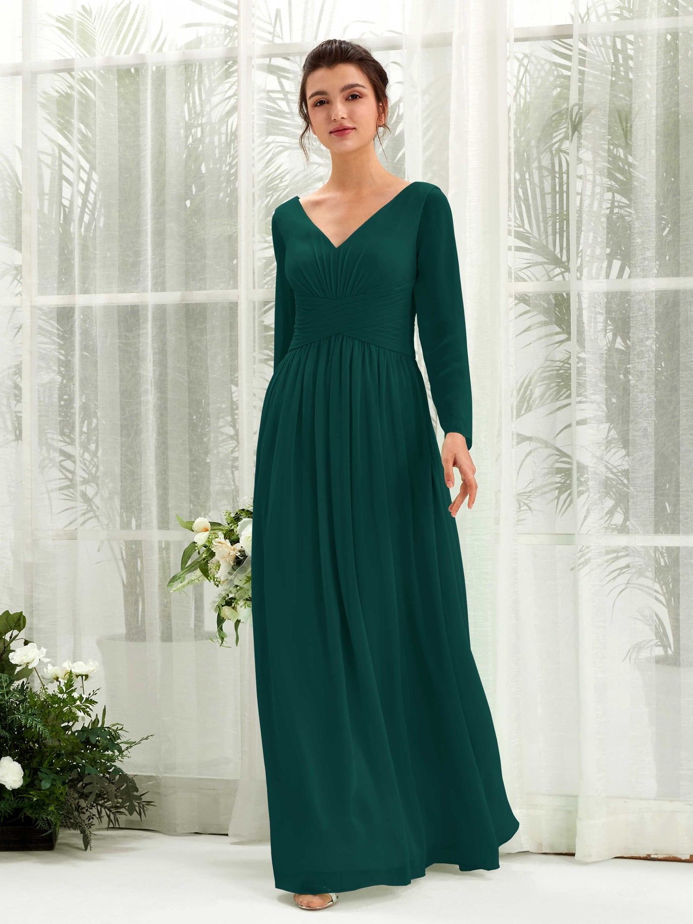 Carlyna Vestido línea A Escote en V Manga larga hasta el suelo dama de honor Esmeralda Oscuro #color_esmeralda-oscuro