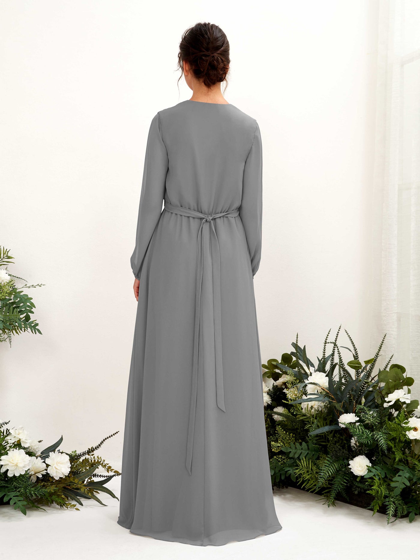 Carlyna Vestido línea A escote en V manga larga hasta el suelo dama de honor Gris Acero #color_gris-acero