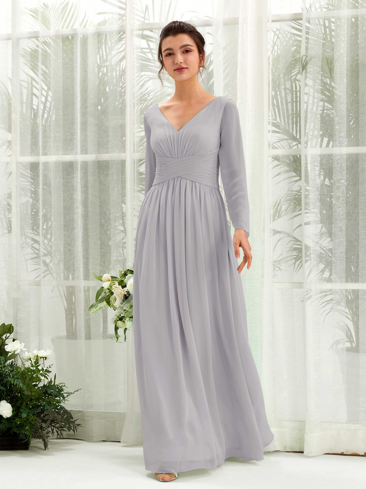 Carlyna Vestido línea A Escote en V Manga larga hasta el suelo dama de honor Gris Paloma #color_gris-paloma