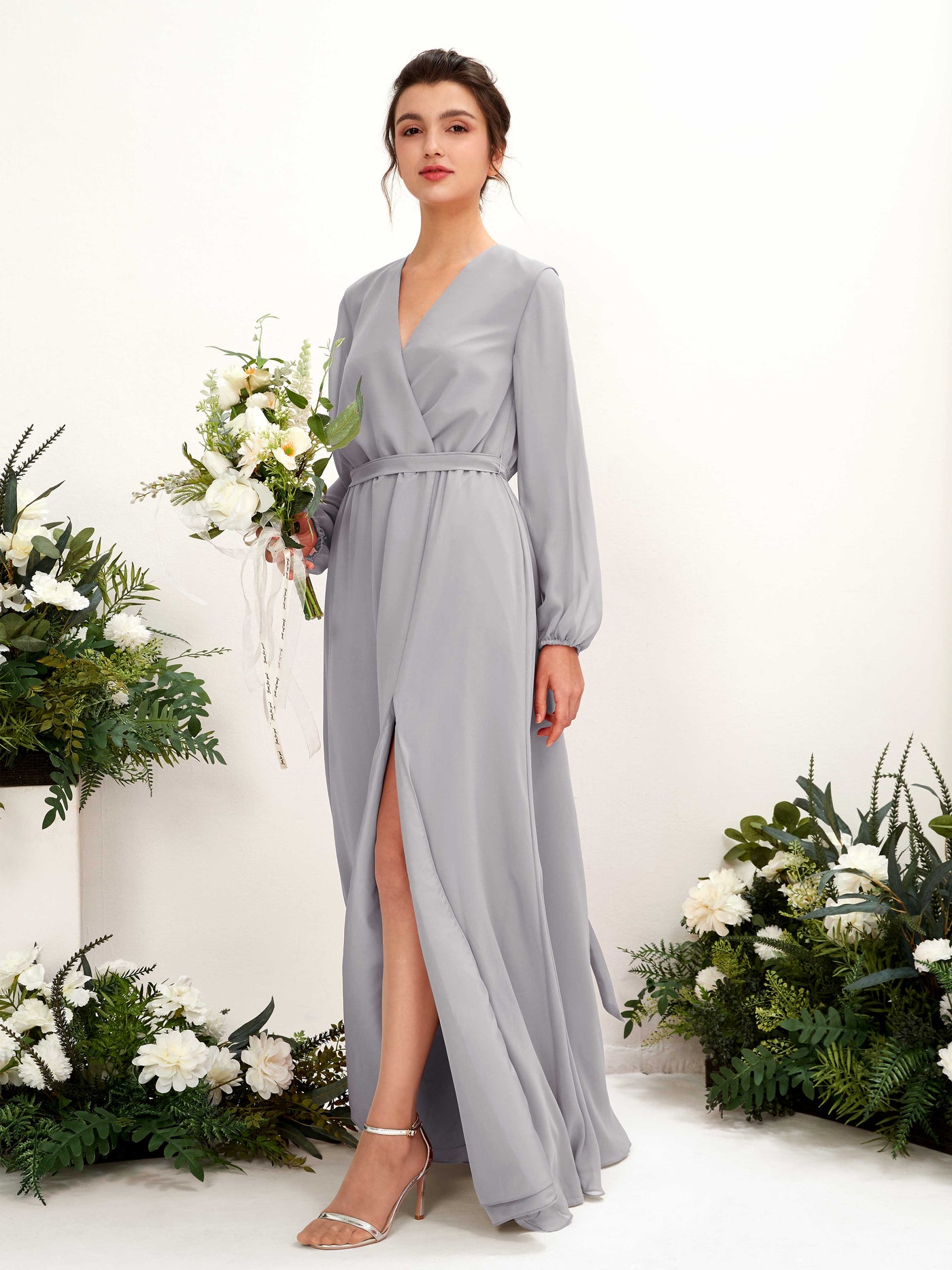 Carlyna Vestido línea A escote en V manga larga hasta el suelo dama de honor Gris Paloma #color_gris-paloma