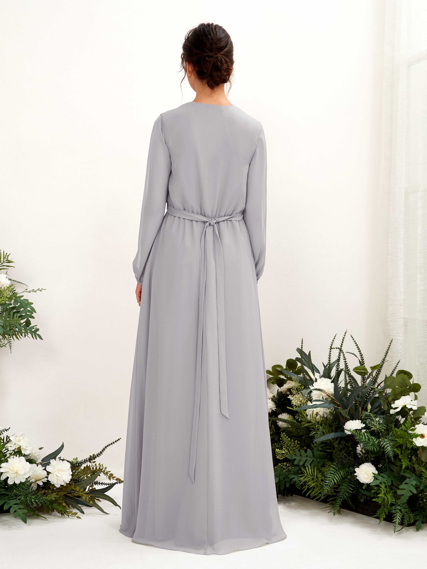 Carlyna Vestido línea A escote en V manga larga hasta el suelo dama de honor Gris Paloma #color_gris-paloma