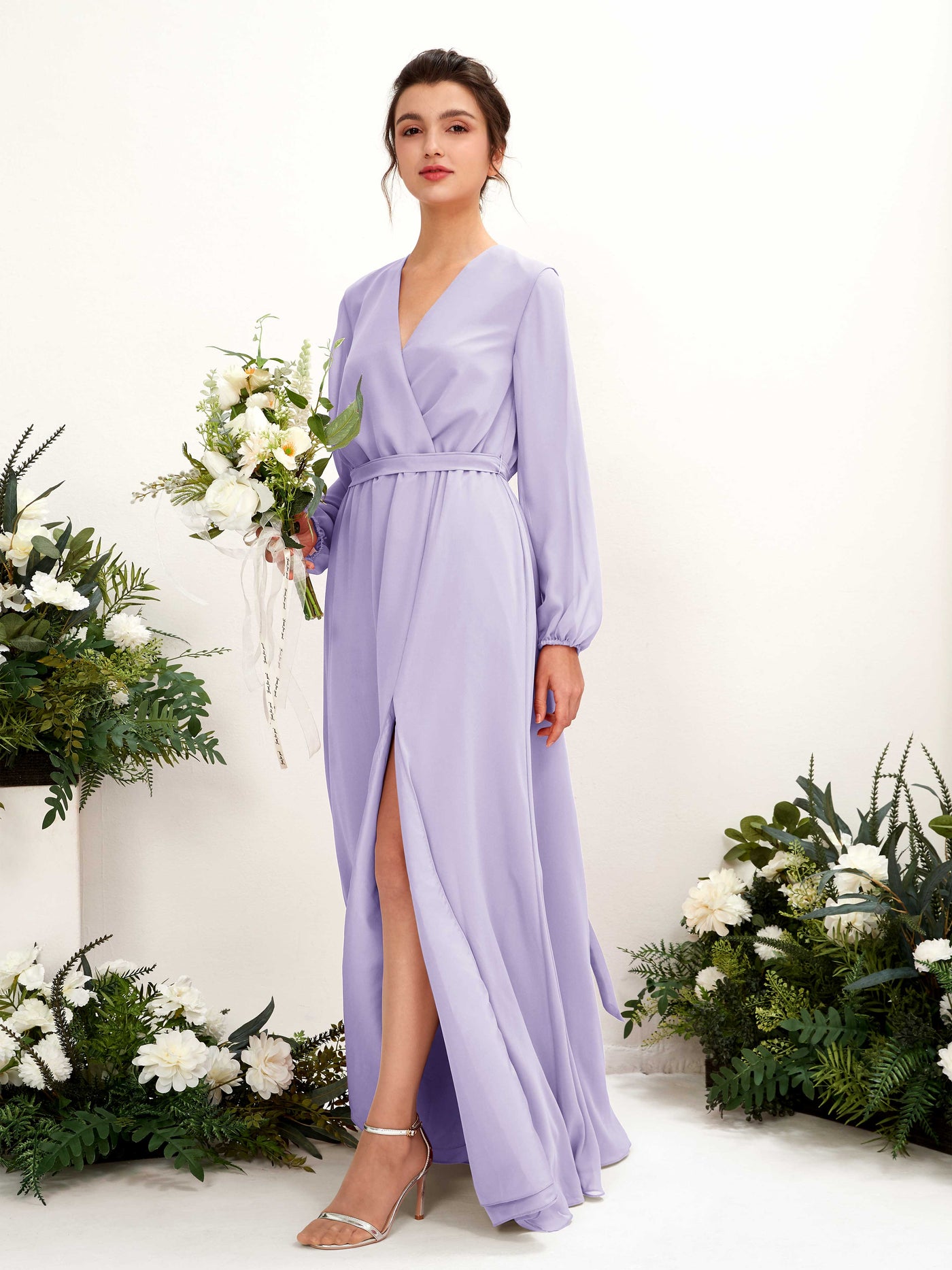 Carlyna Vestido línea A escote en V manga larga hasta el suelo dama de honor Lila #color_lila