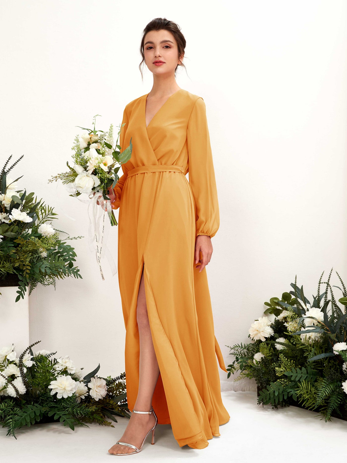 Carlyna Vestido línea A escote en V manga larga hasta el suelo dama de honor Mango #color_mango