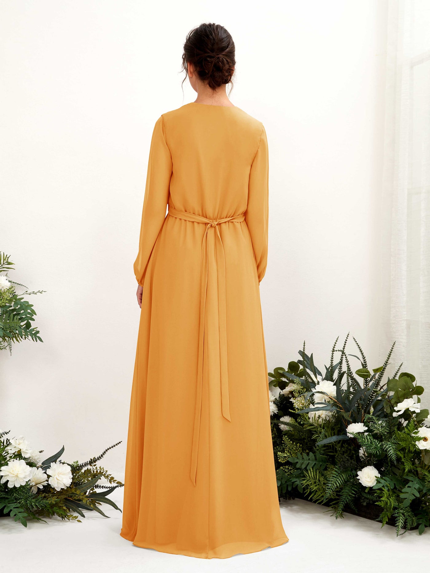 Carlyna Vestido línea A escote en V manga larga hasta el suelo dama de honor Mango #color_mango
