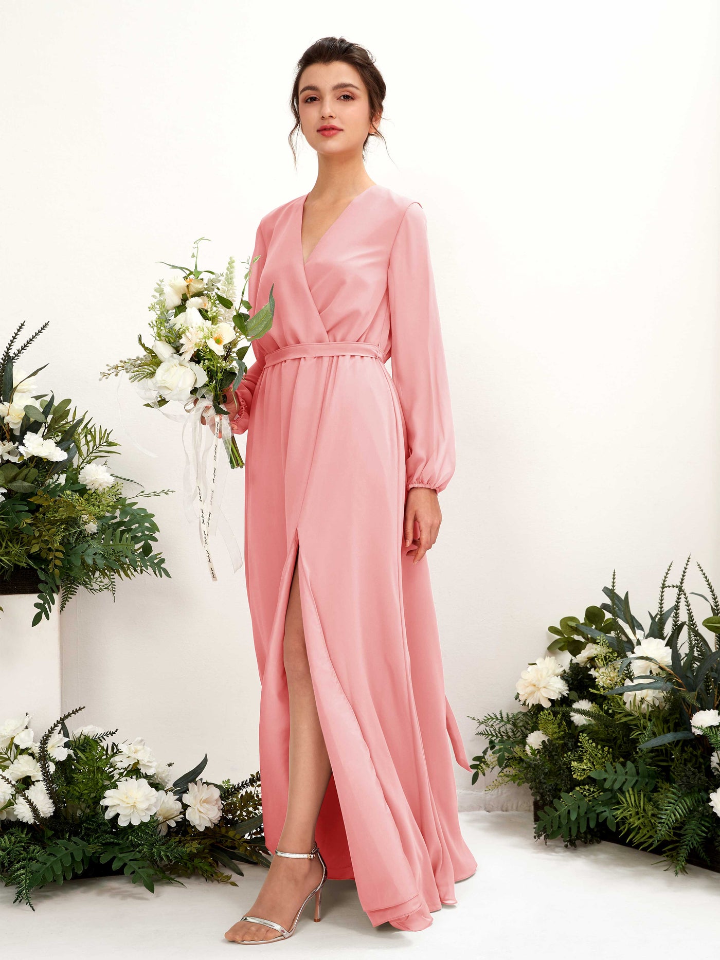 Carlyna Vestido línea A escote en V manga larga hasta el suelo dama de honor Rosa Ballet #color_rosa-ballet