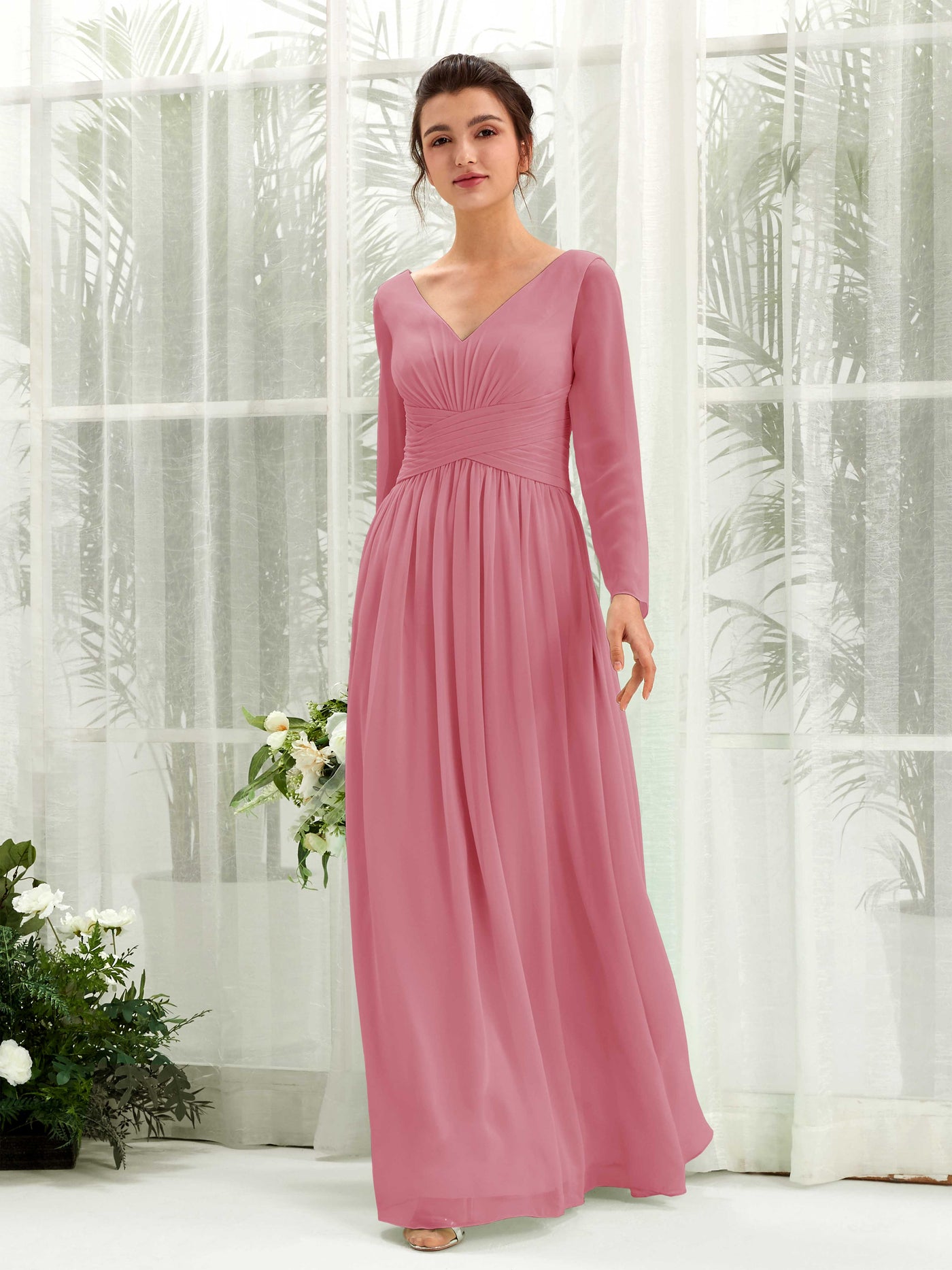 Carlyna Vestido línea A Escote en V Manga larga hasta el suelo dama de honor Rosa Del Desierto #color_rosa-del-desierto