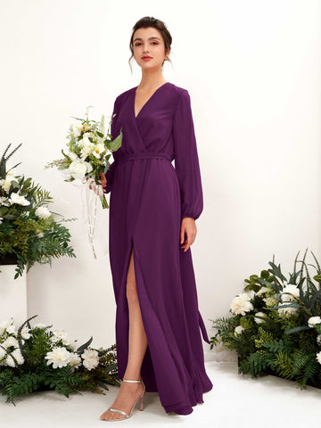 Carlyna Vestido línea A escote en V manga larga hasta el suelo dama de honor Uva #color_uva