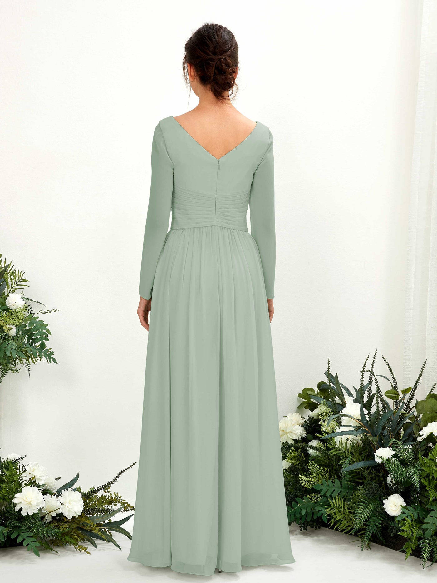 Carlyna Vestido línea A Escote en V Manga larga hasta el suelo dama de honor Verde Salvia #color_verde-salvia