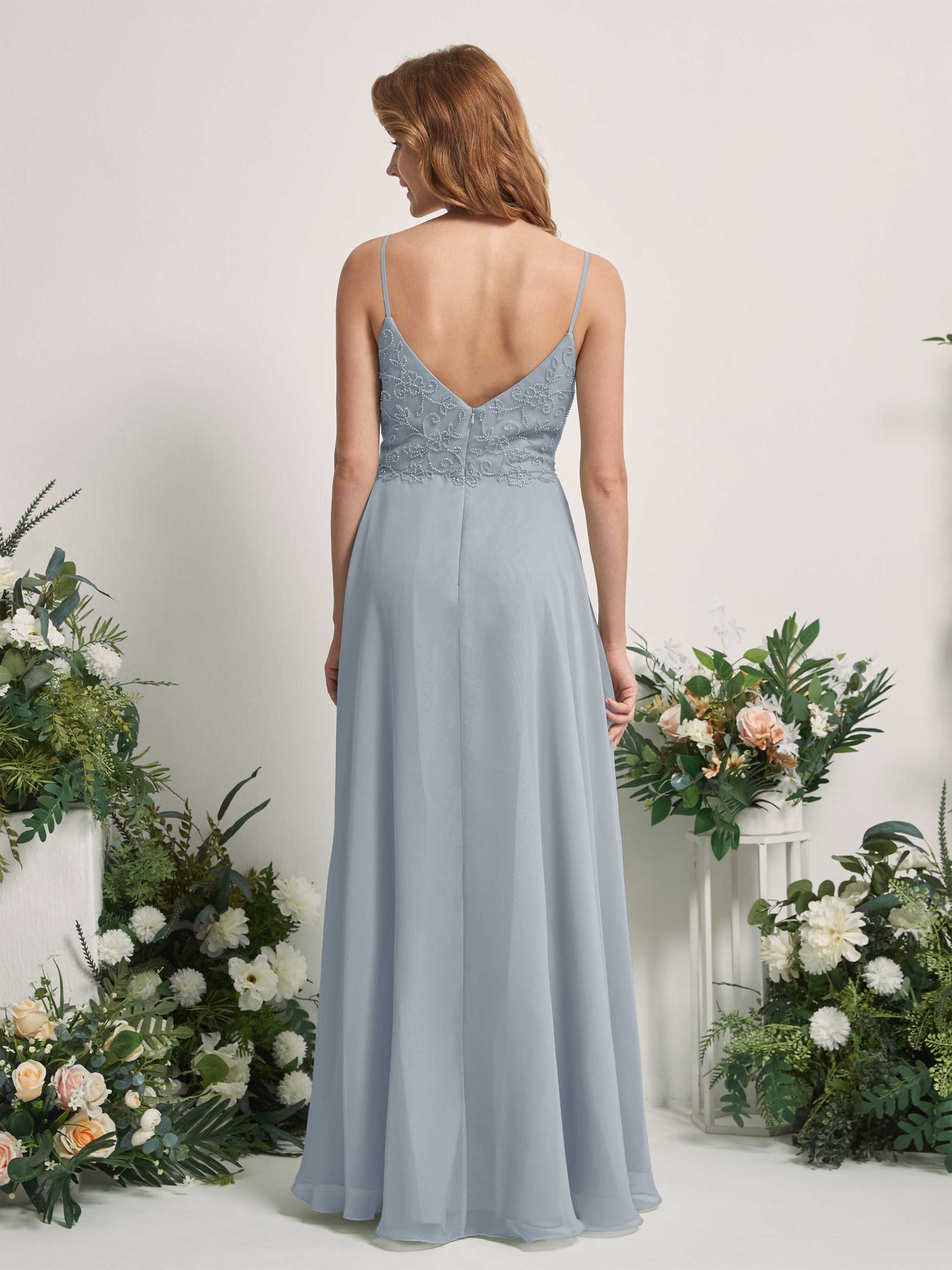 Carlyna Vestido línea A Escote en V Tirantes finos Hasta el suelo Dama de honor Azul Empolvado Mejorado #color_azul-empolvado-mejorado